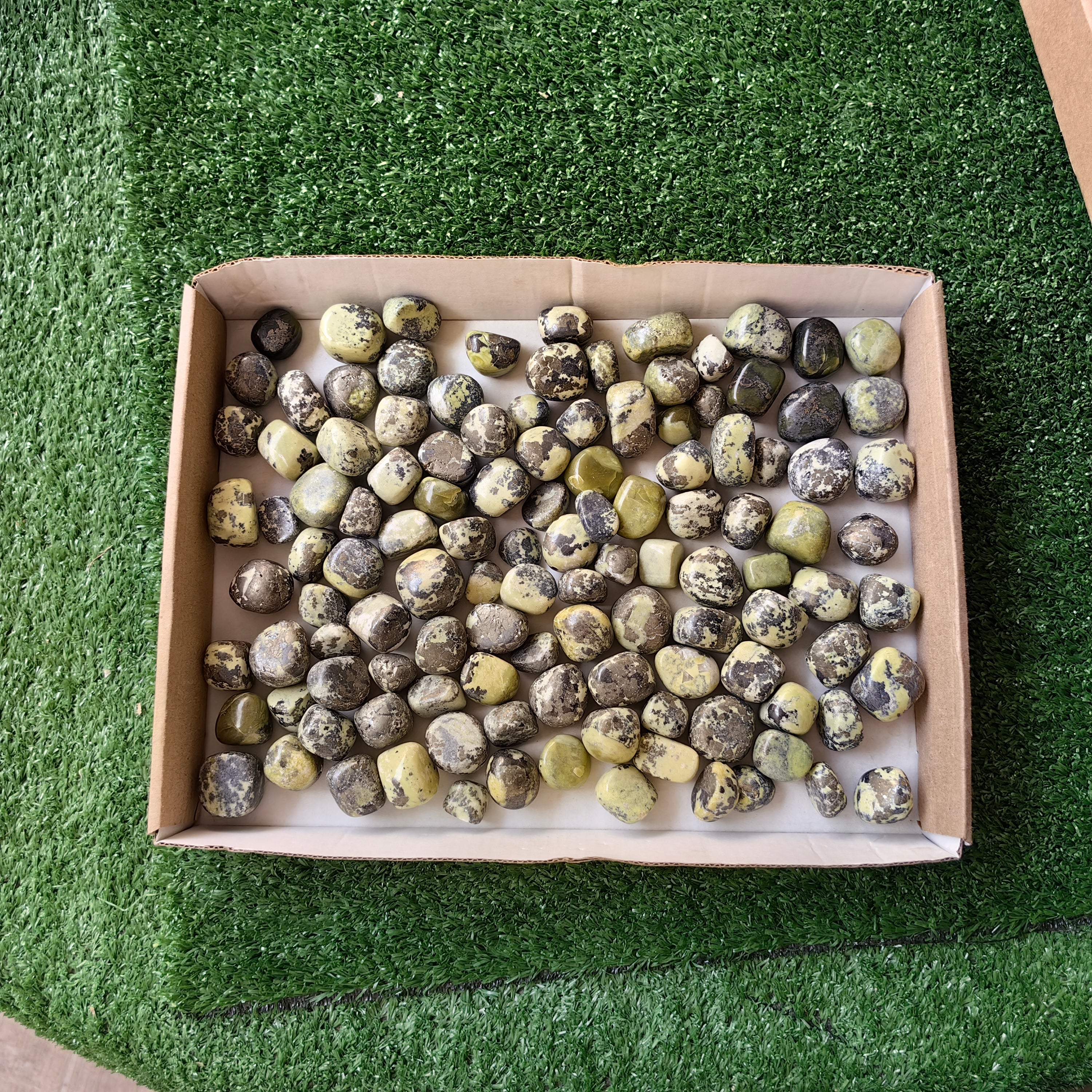 2 kg tumbled green serpentine