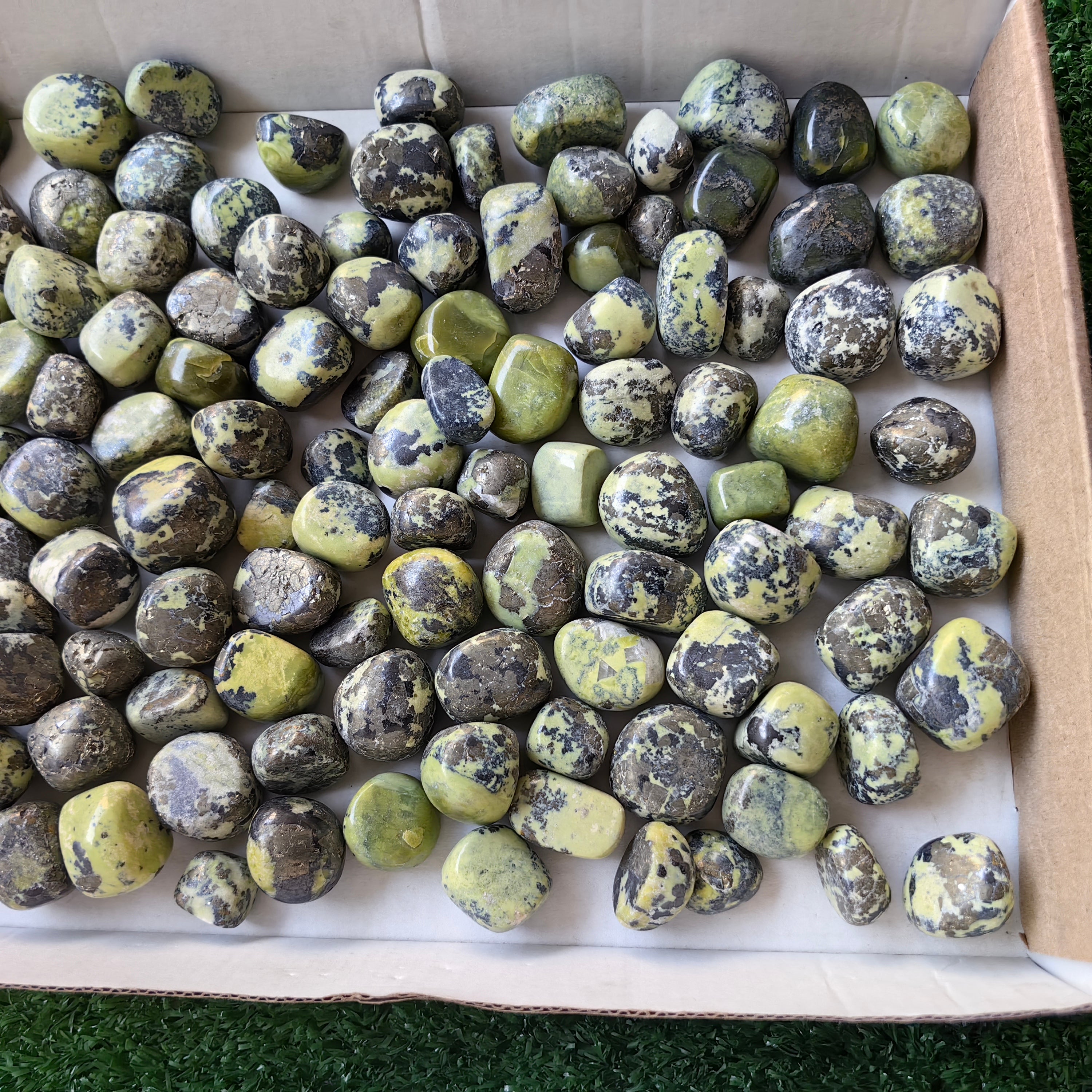 2 kg tumbled green serpentine
