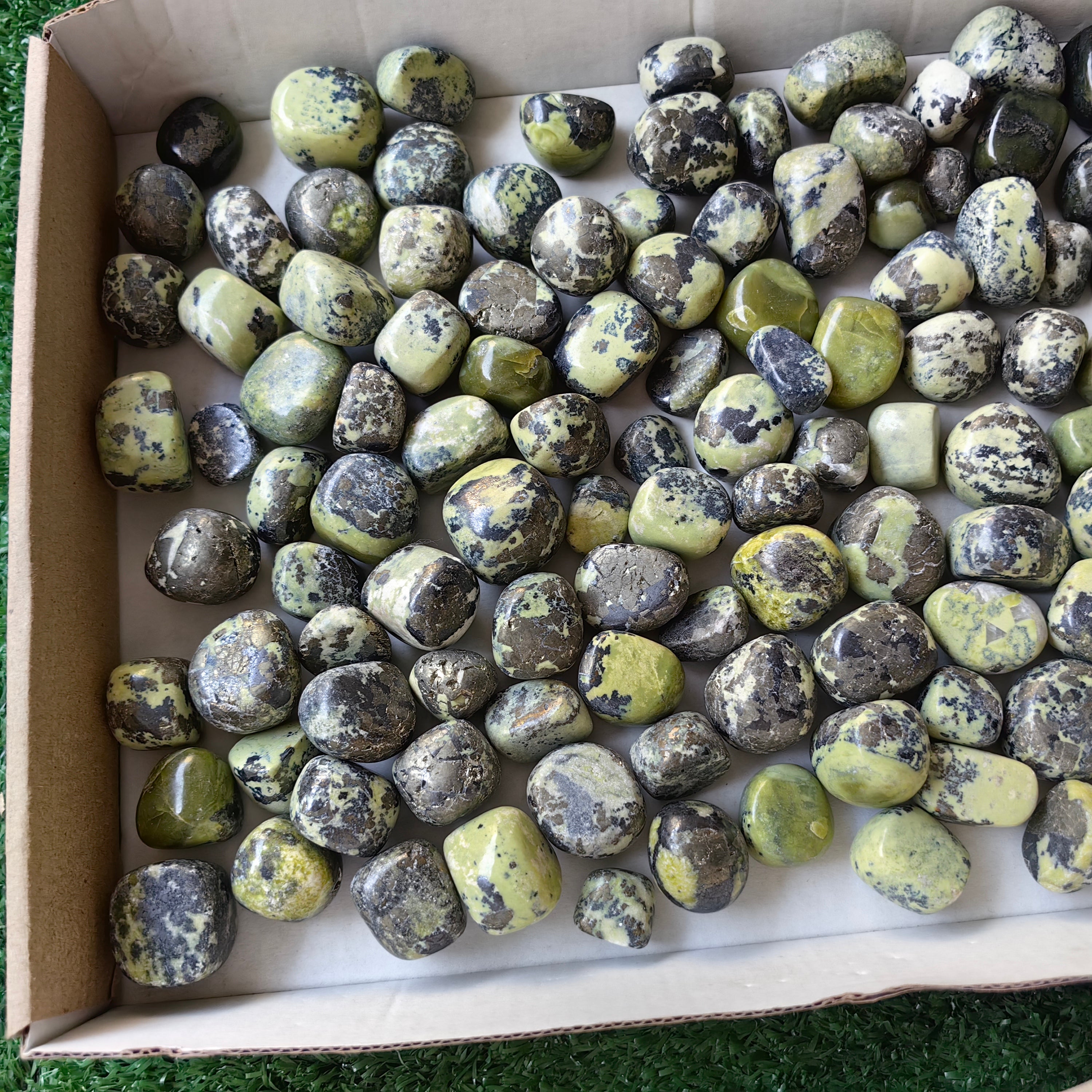2 kg tumbled green serpentine