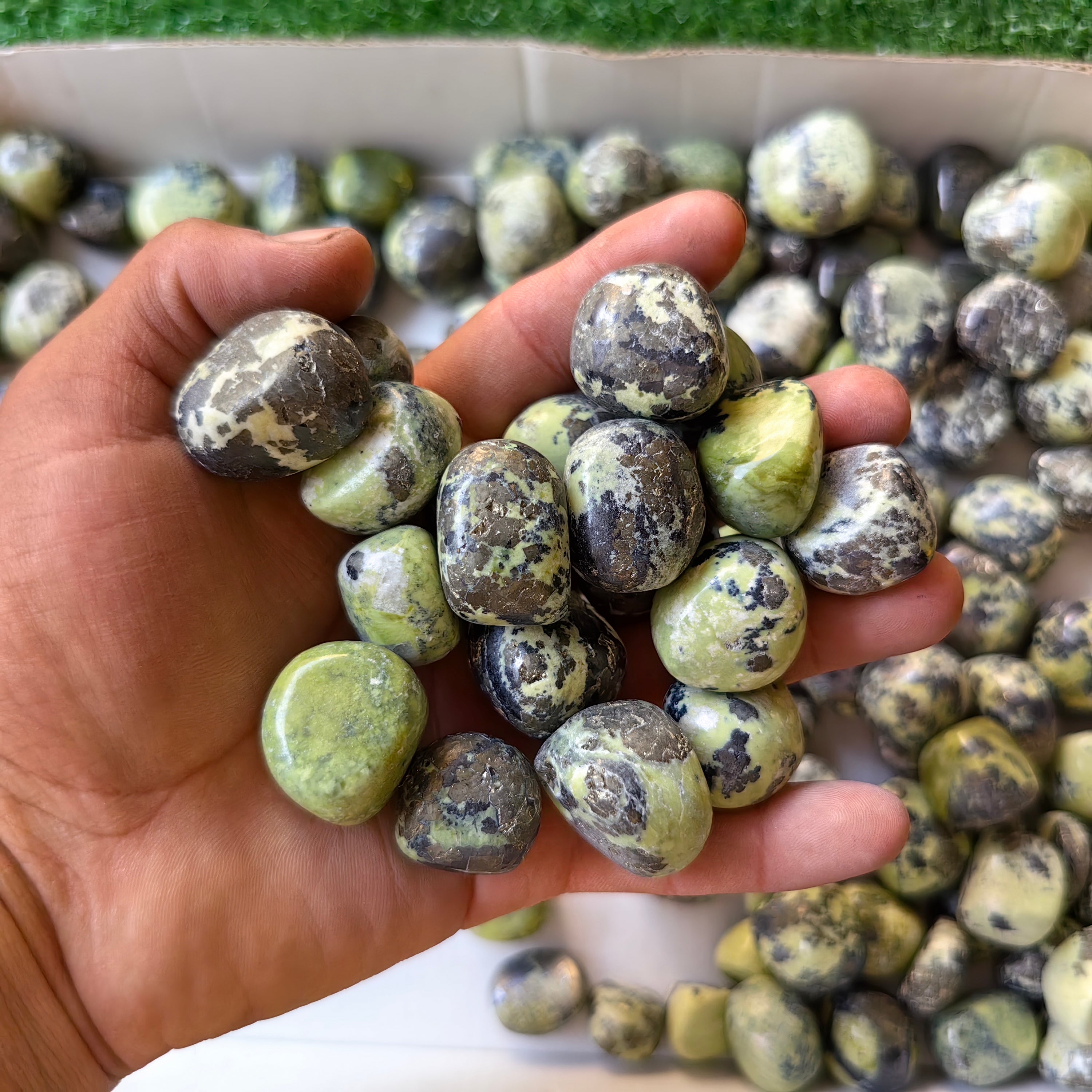 2 kg tumbled green serpentine