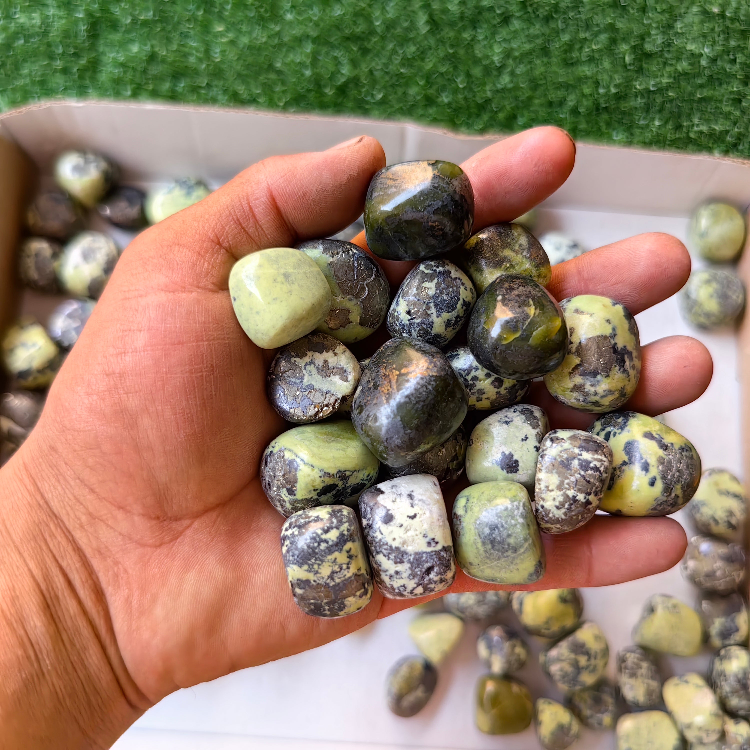 2 kg tumbled green serpentine