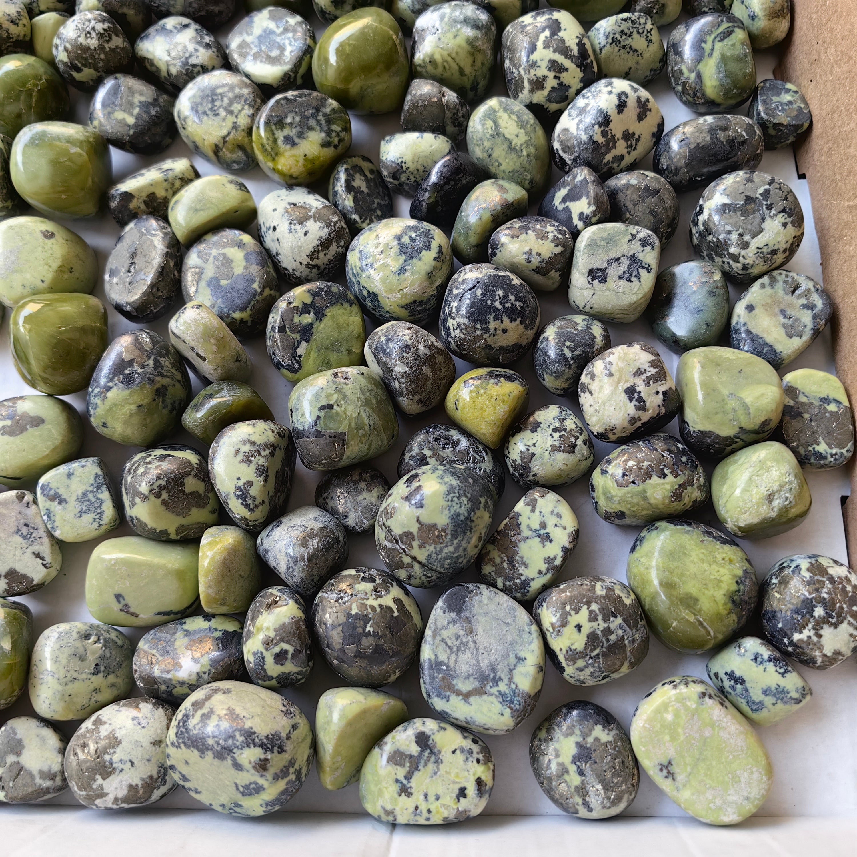 2 kg tumbled green serpentine