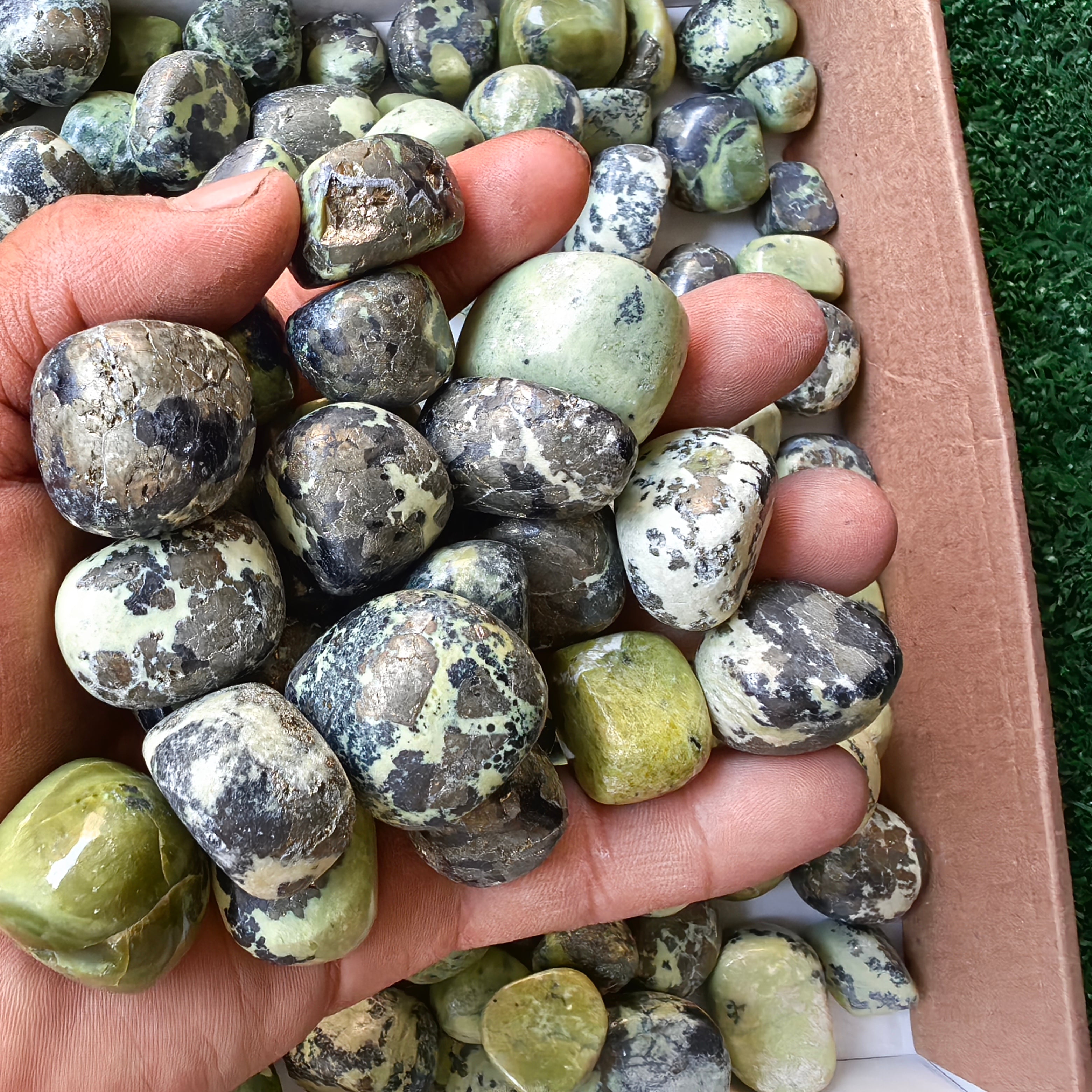 2 kg tumbled green serpentine
