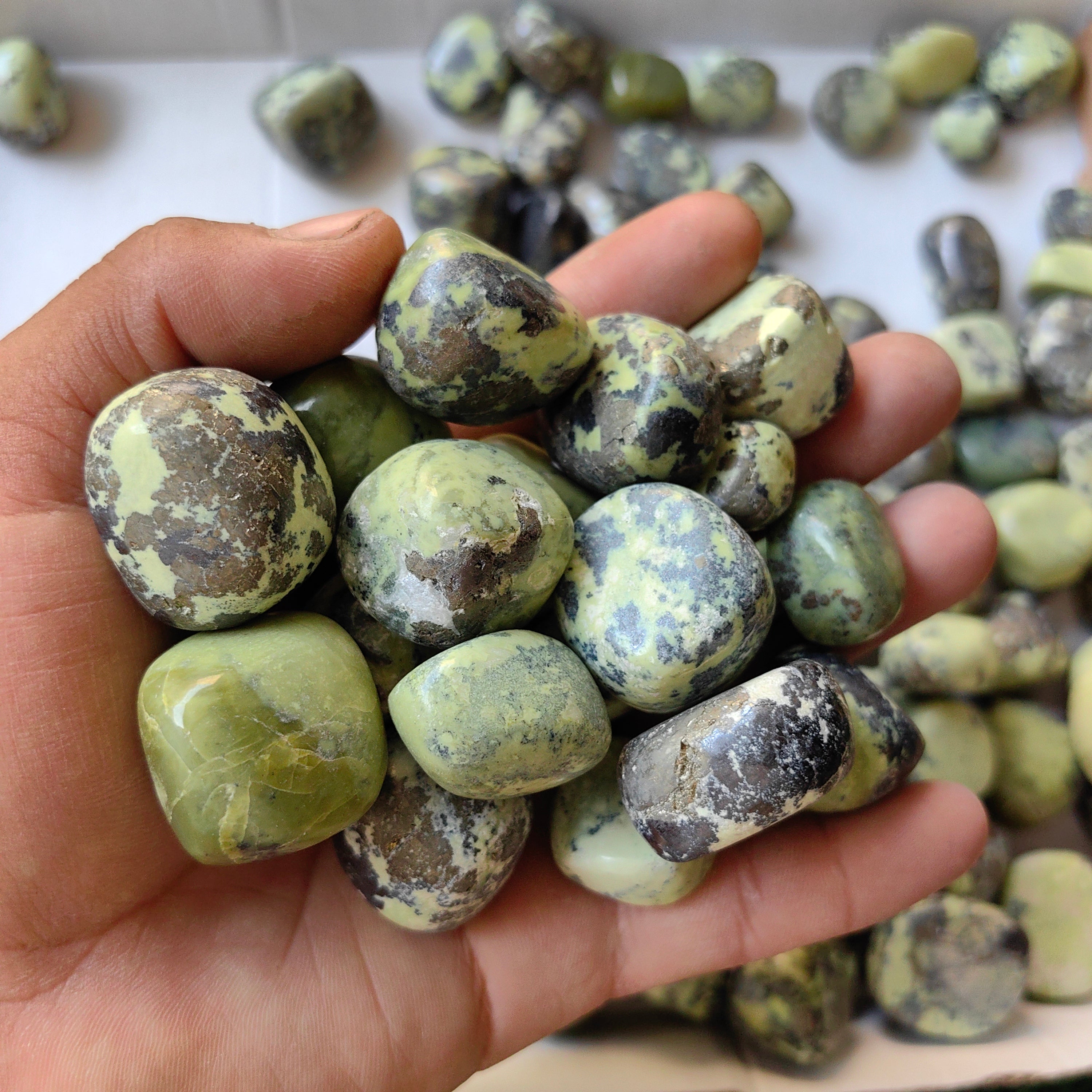 2 kg tumbled green serpentine