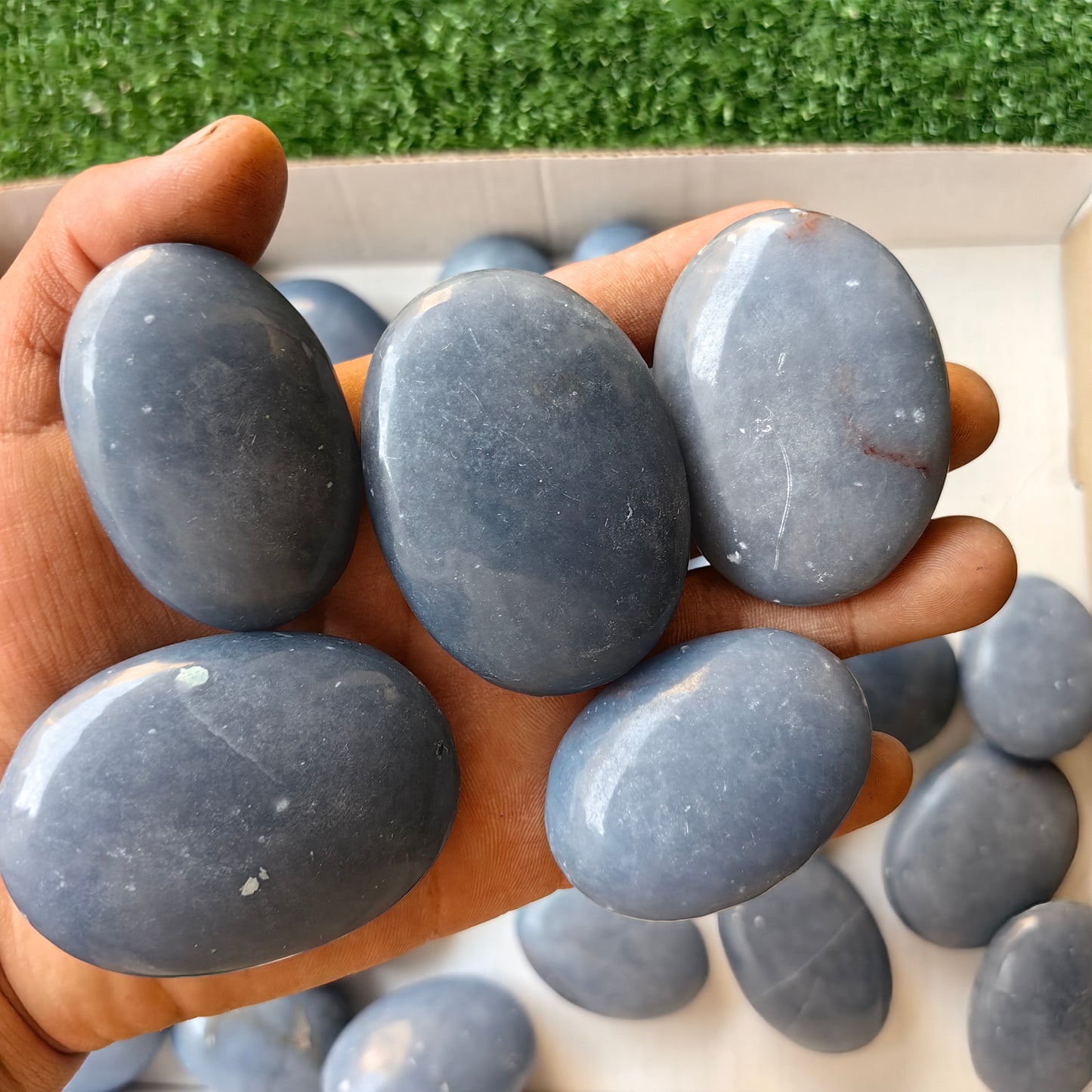 32 pc blue angelite palms