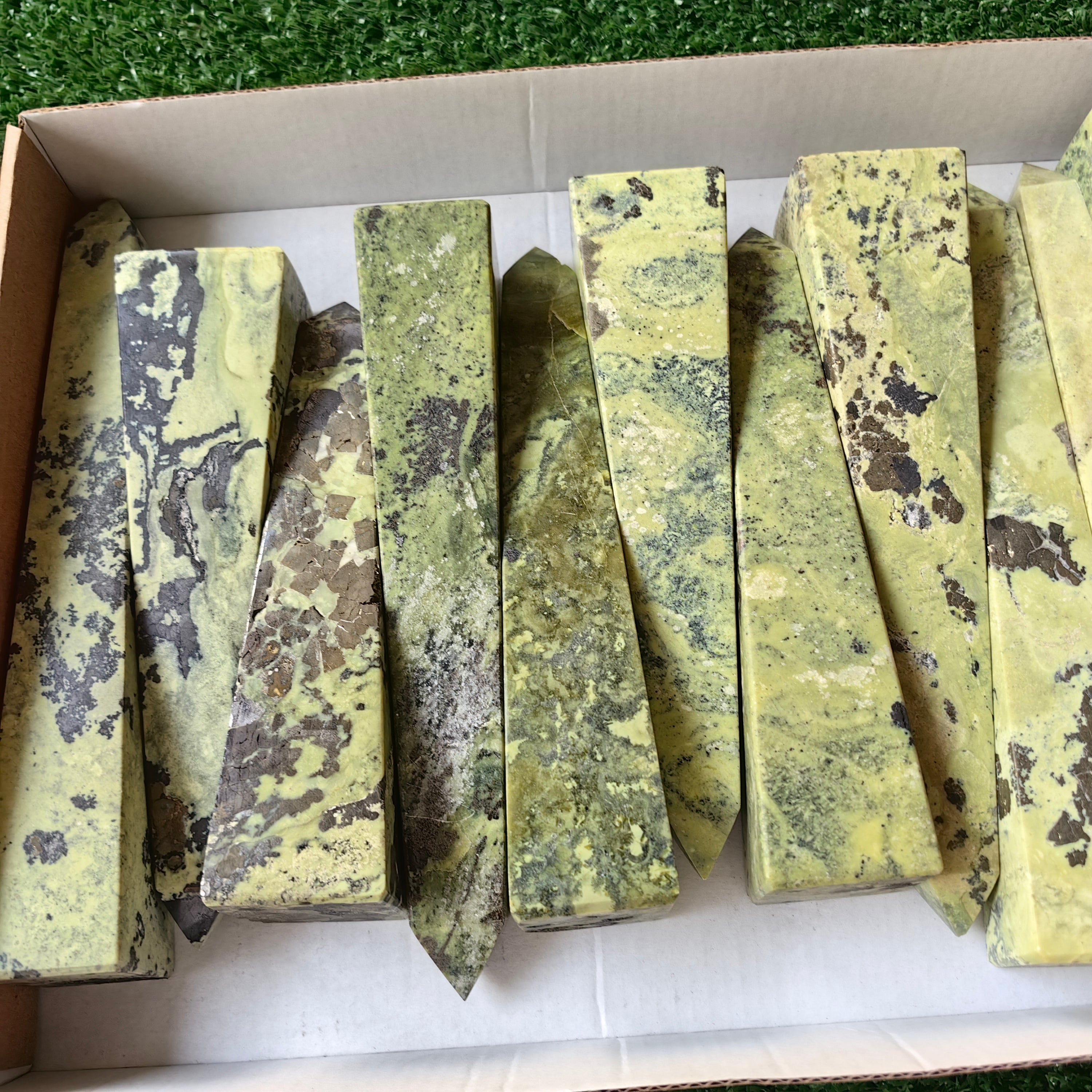 11 pc big green serpentine towers