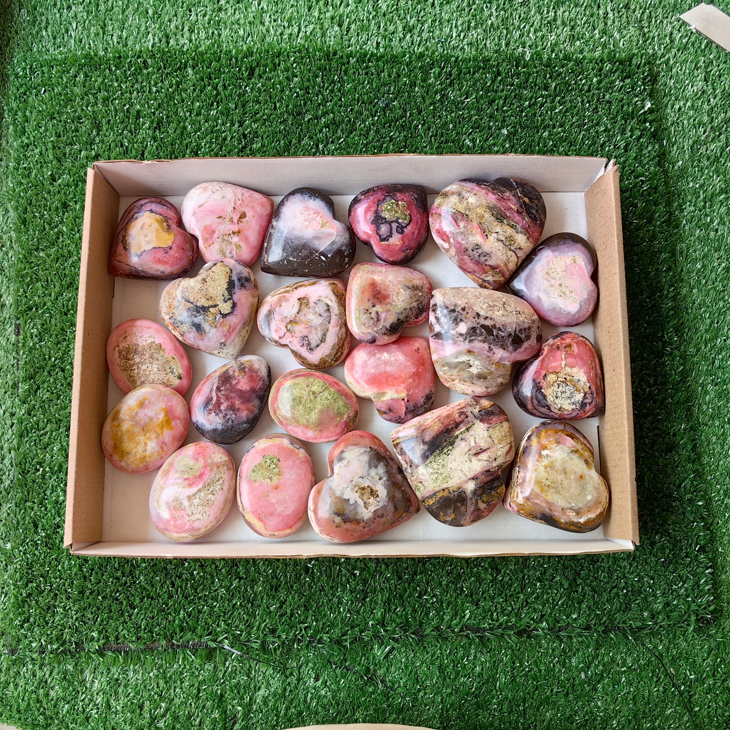 20 pc peruvian strawberry pink opal hearts & palms