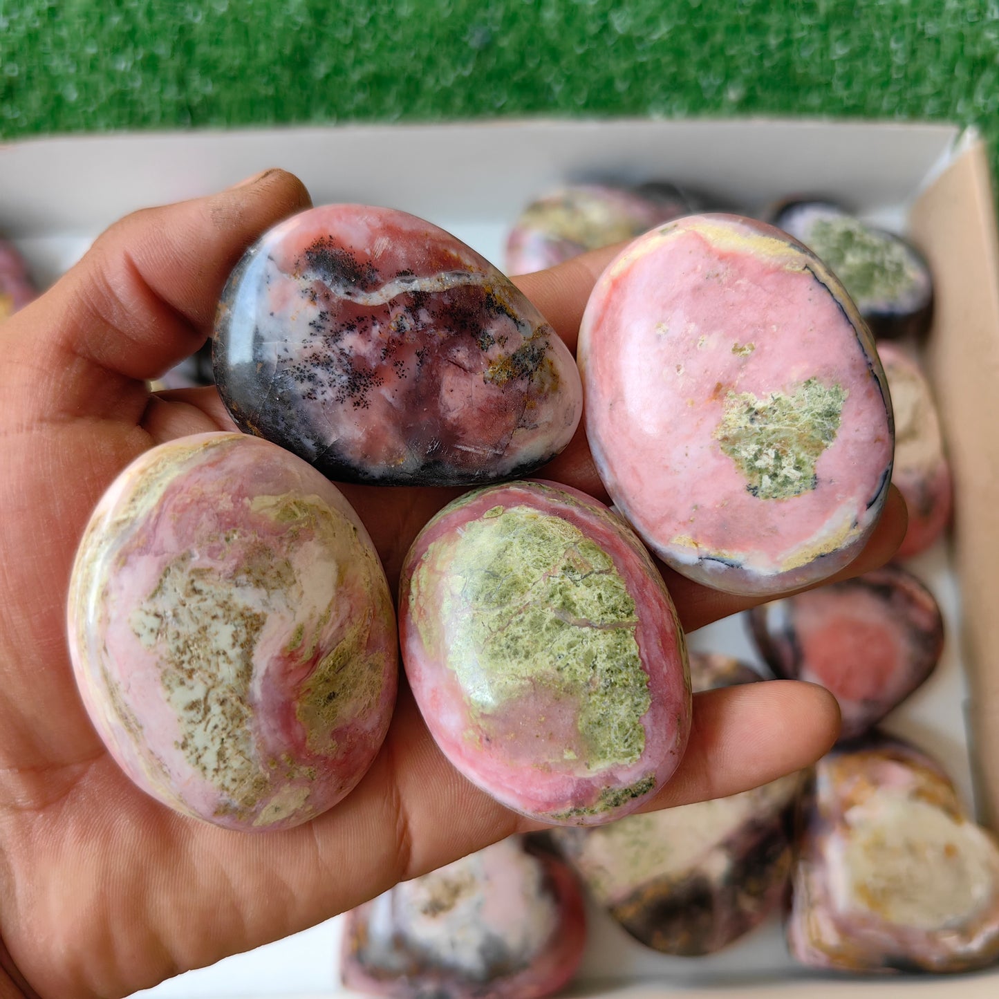 20 pc peruvian strawberry pink opal hearts & palms