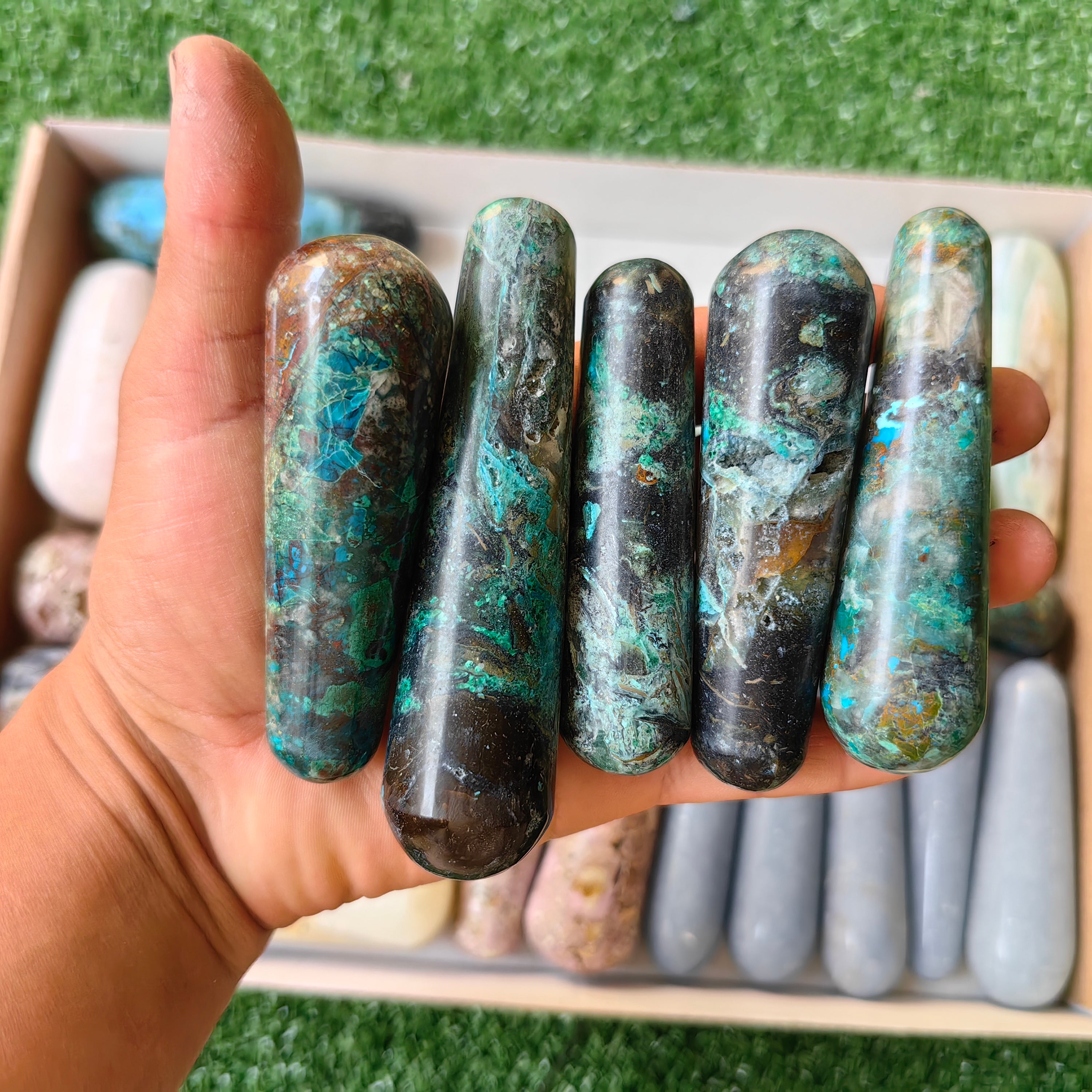 24 pc carving wandsin mixted stones