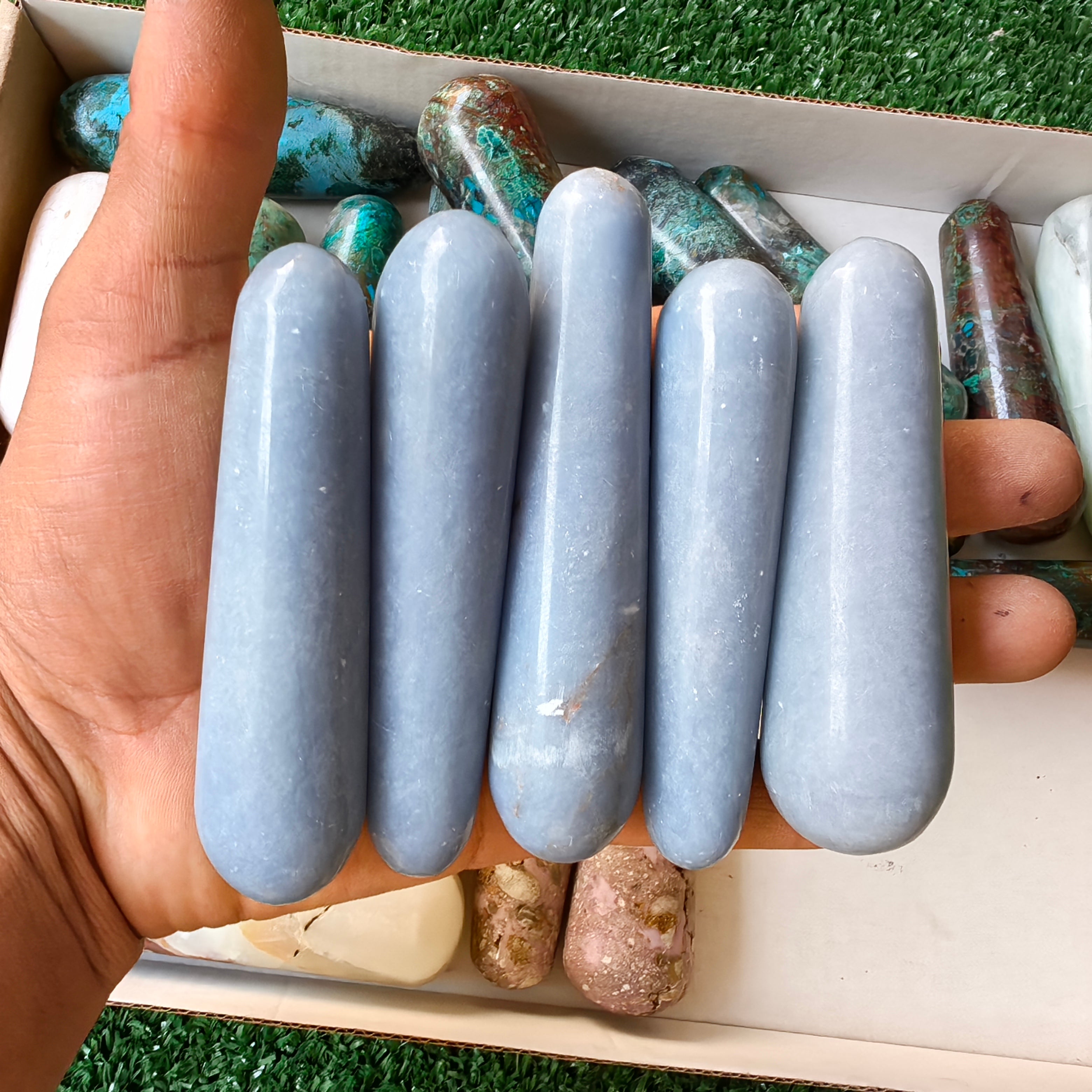 24 pc carving wandsin mixted stones