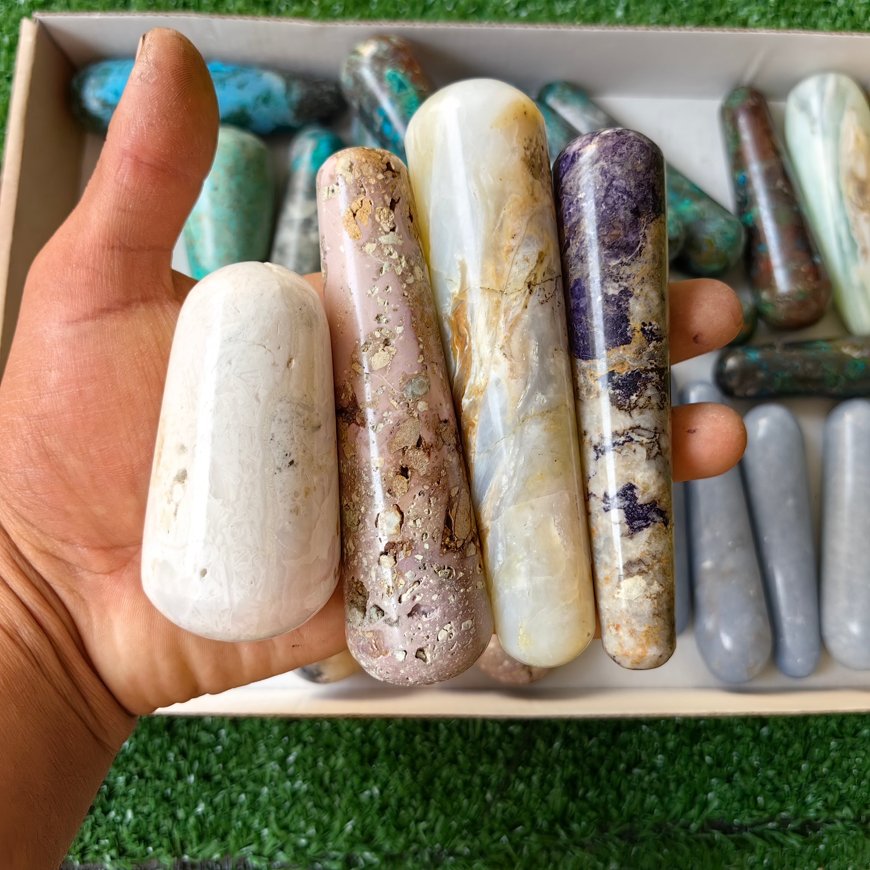 24 pc carving wandsin mixted stones