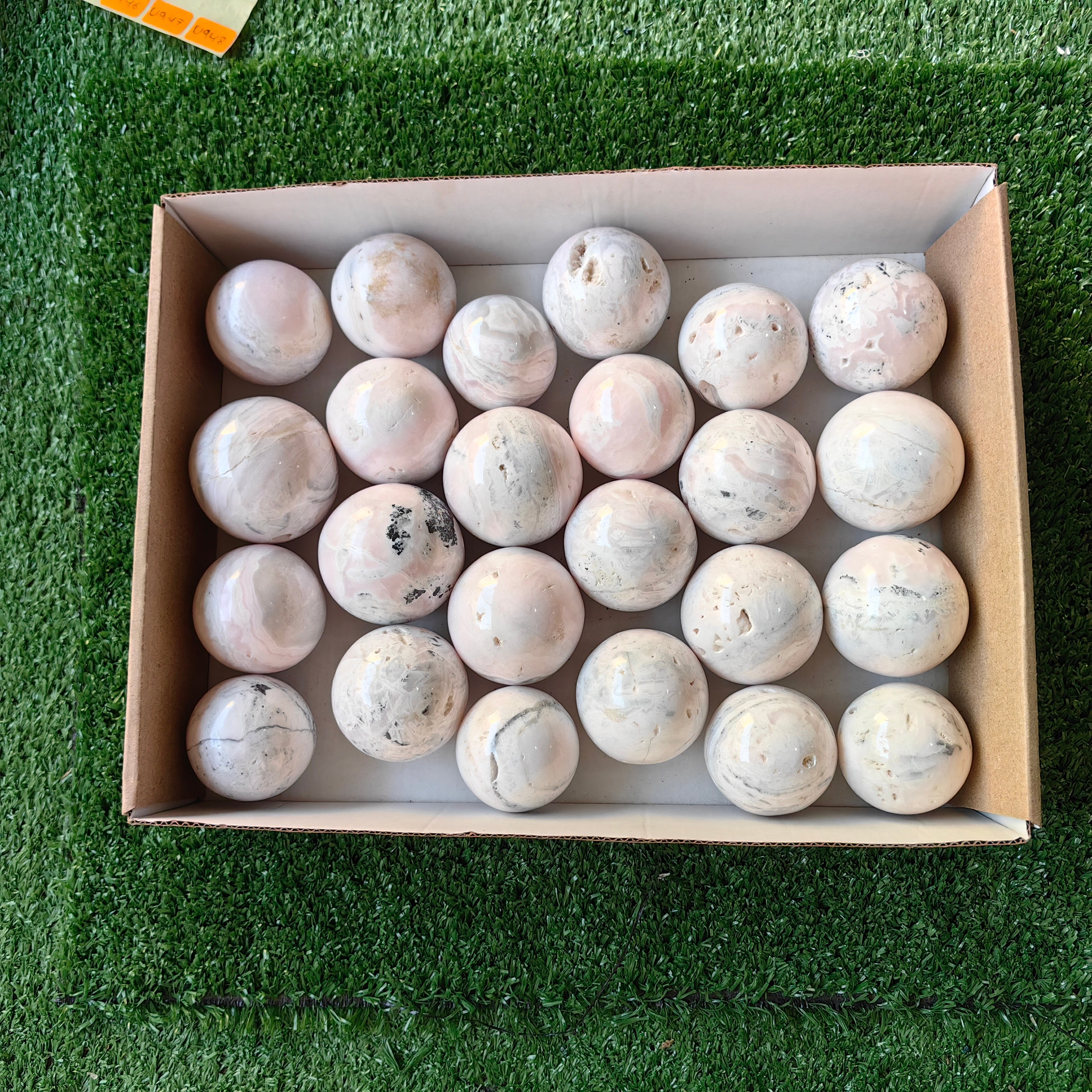 24 pc Mangano Calcite spheres