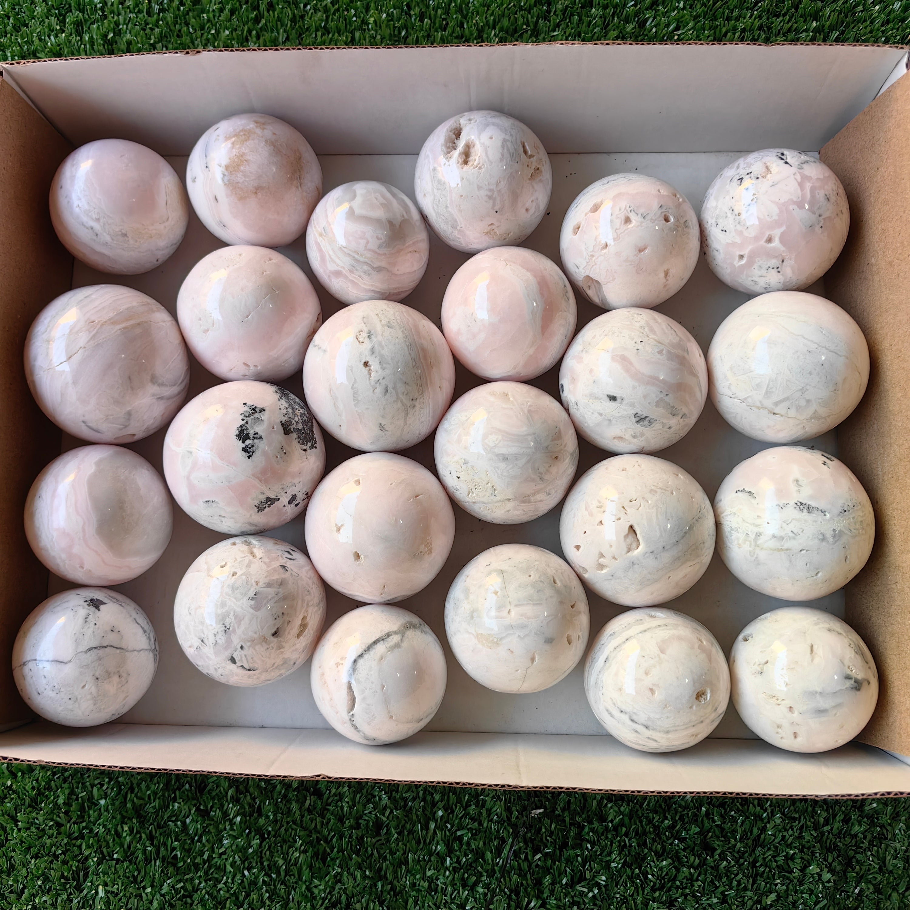 24 pc Mangano Calcite spheres