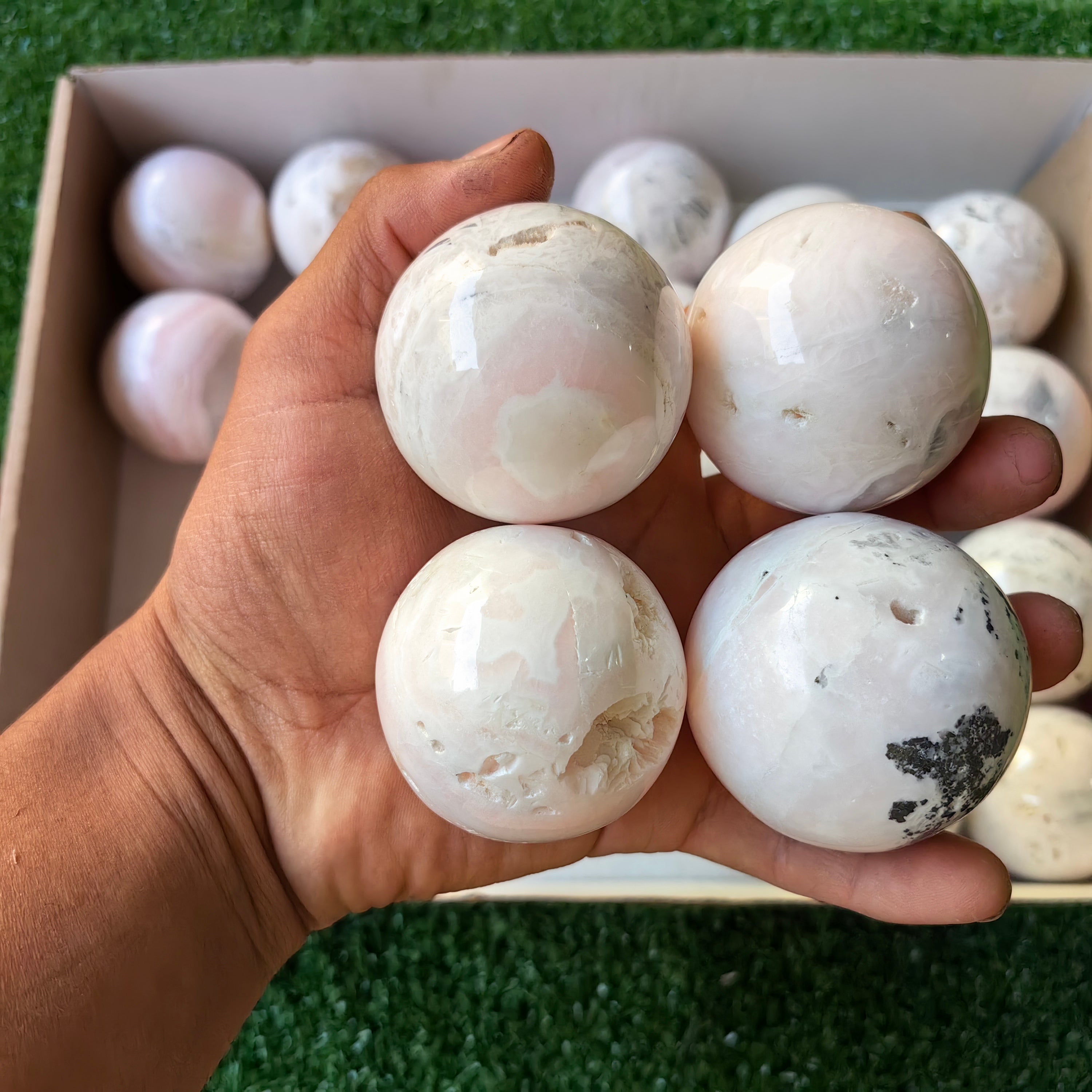 24 pc Mangano Calcite spheres