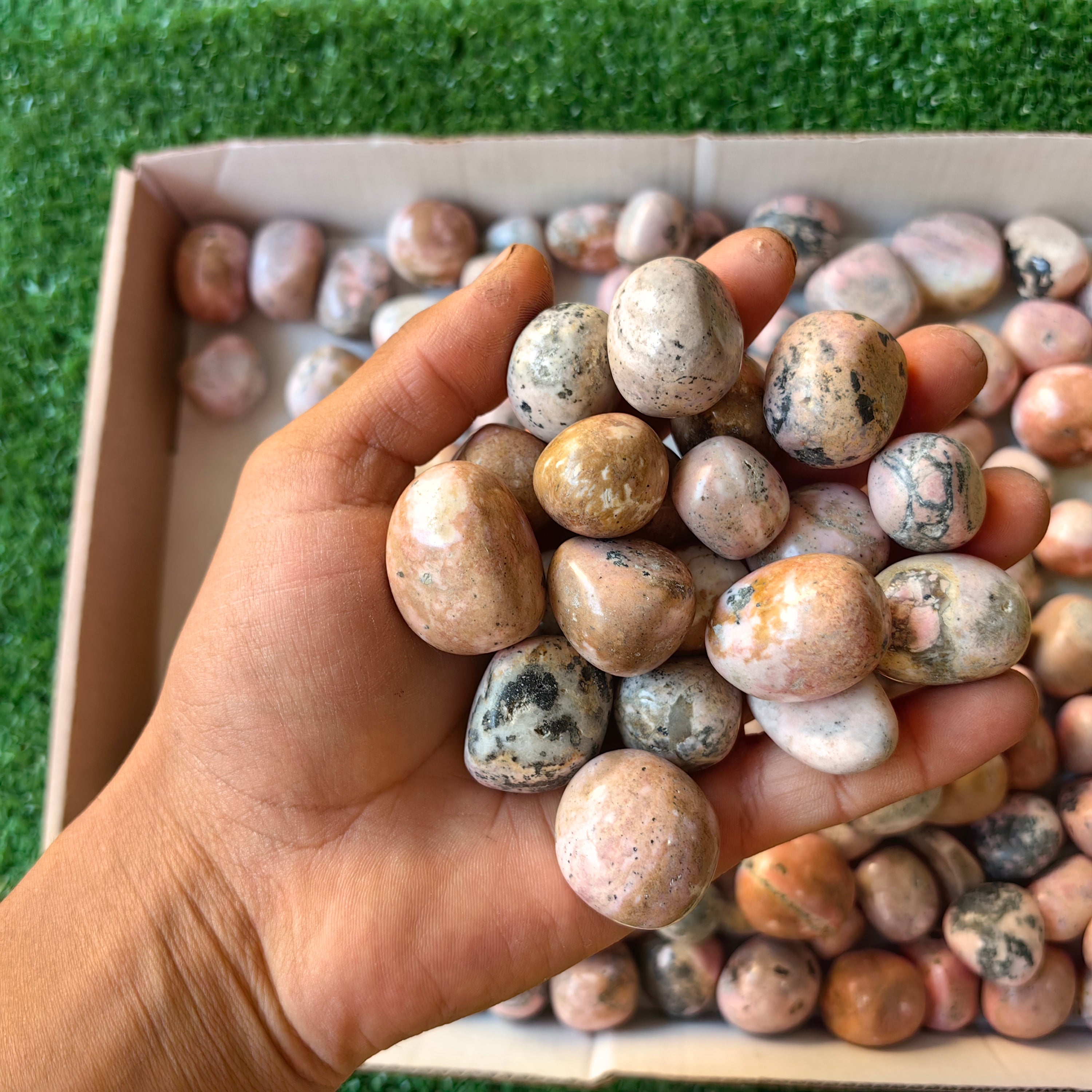 2.7 kg tumbled pink rhodonite