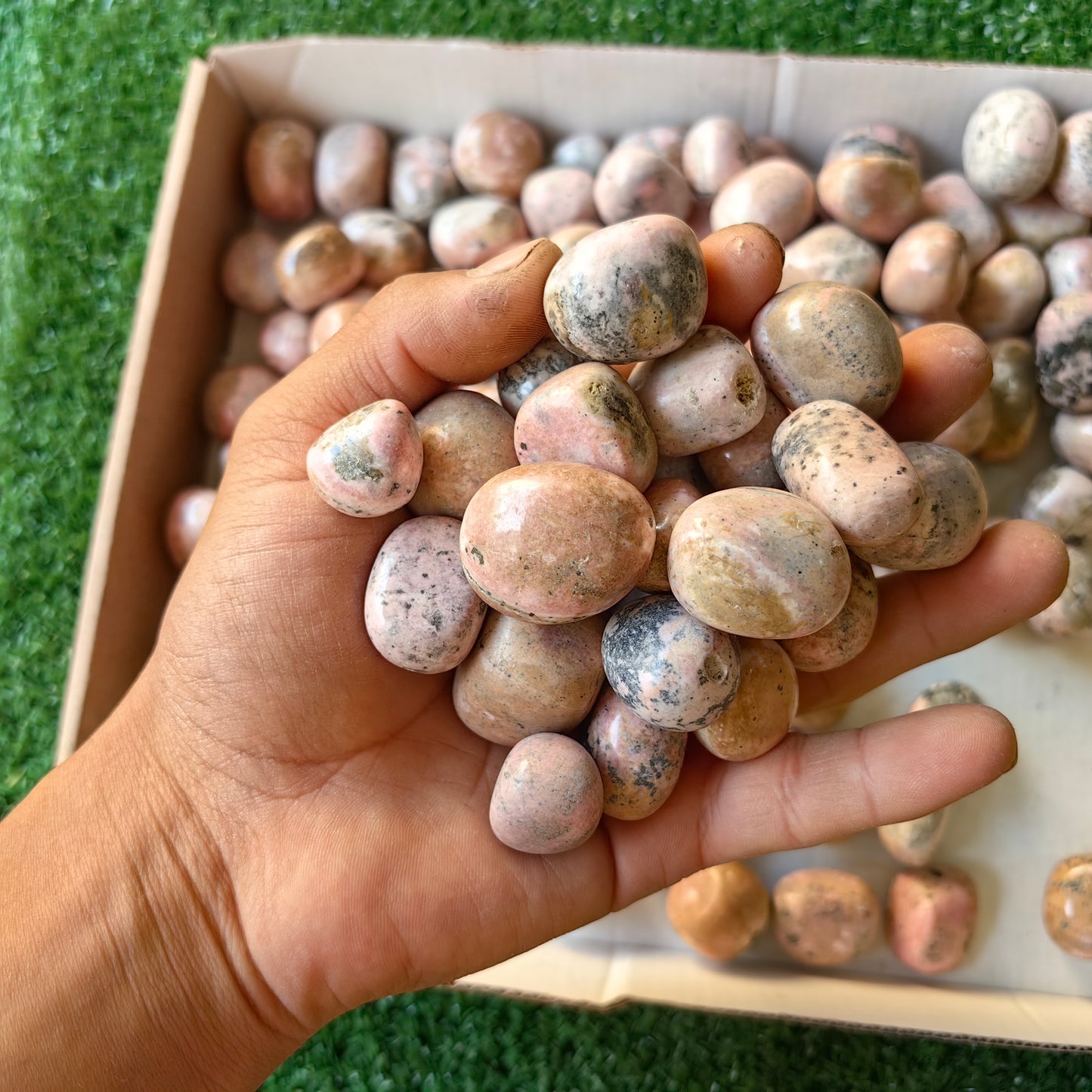 2.7 kg tumbled pink rhodonite