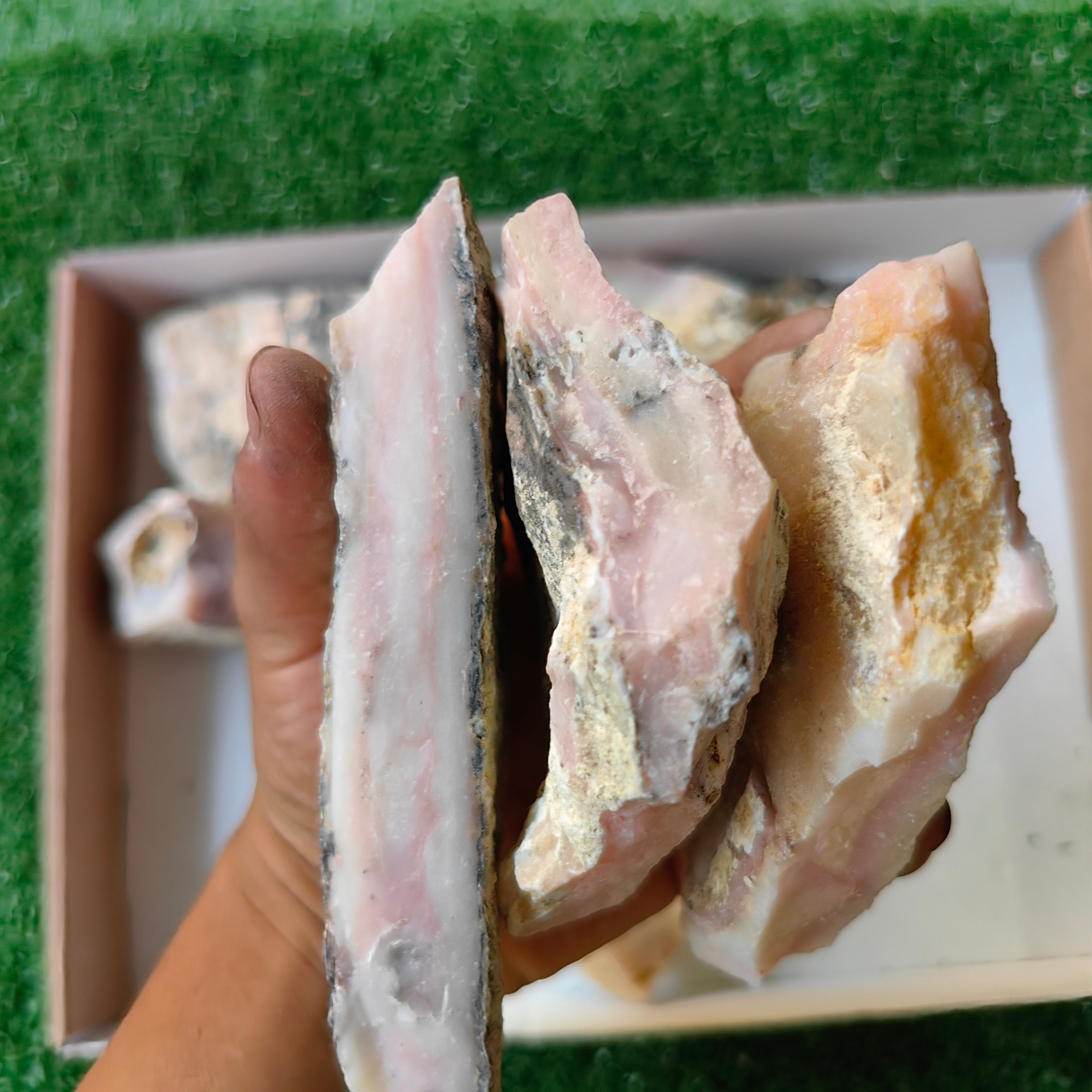 2 kg Pink Opal Rough Peru