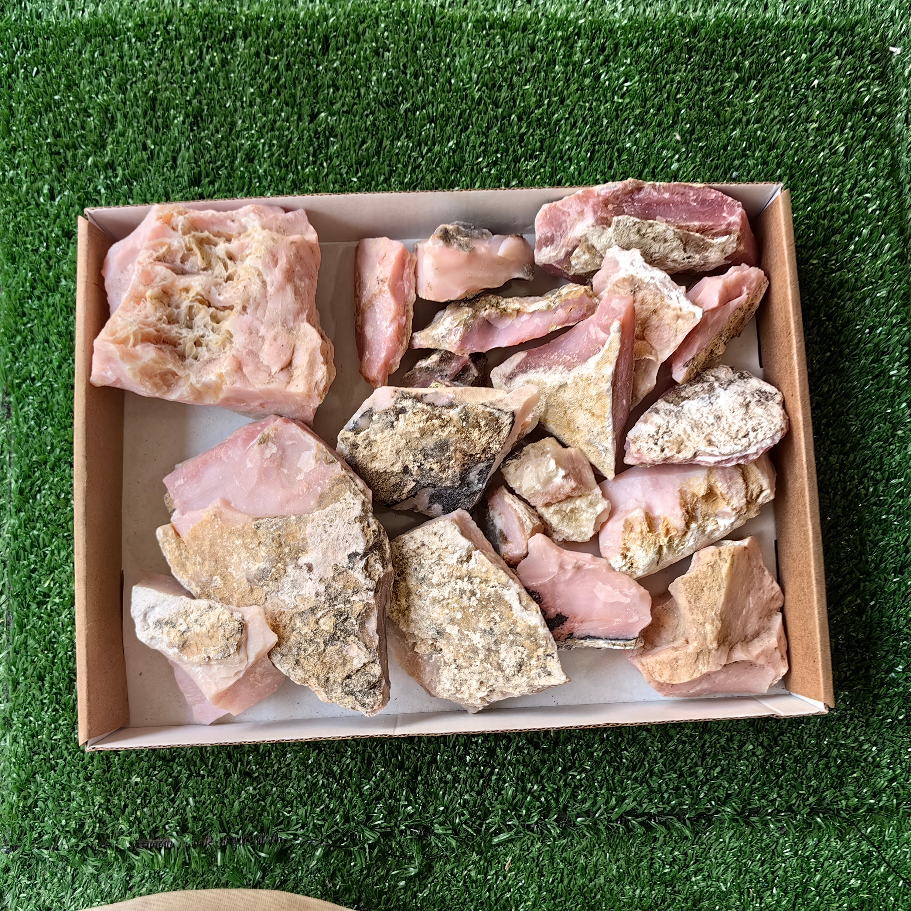 2 kg Pink Opal Rough Peru