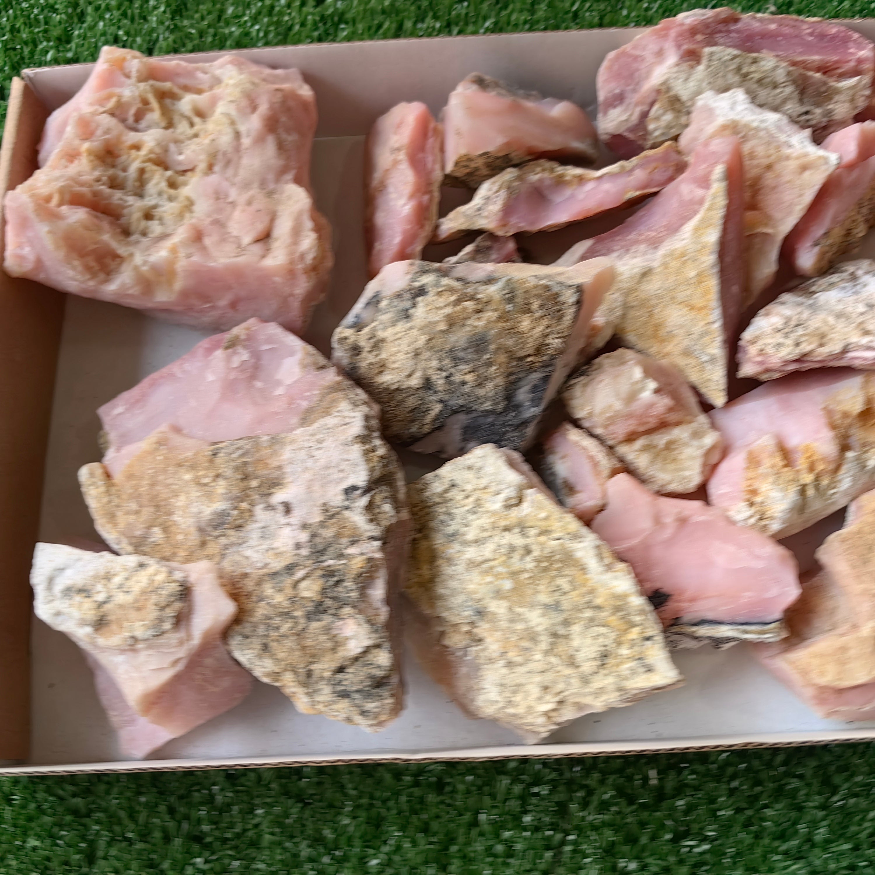 2 kg Pink Opal Rough Peru