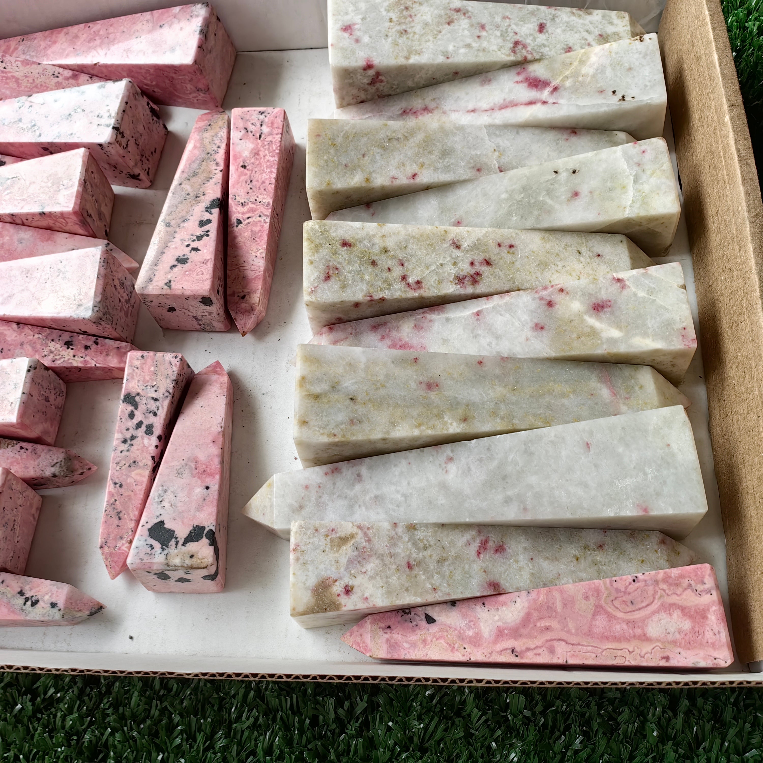 26 pc rhodonite & cinabrite towers