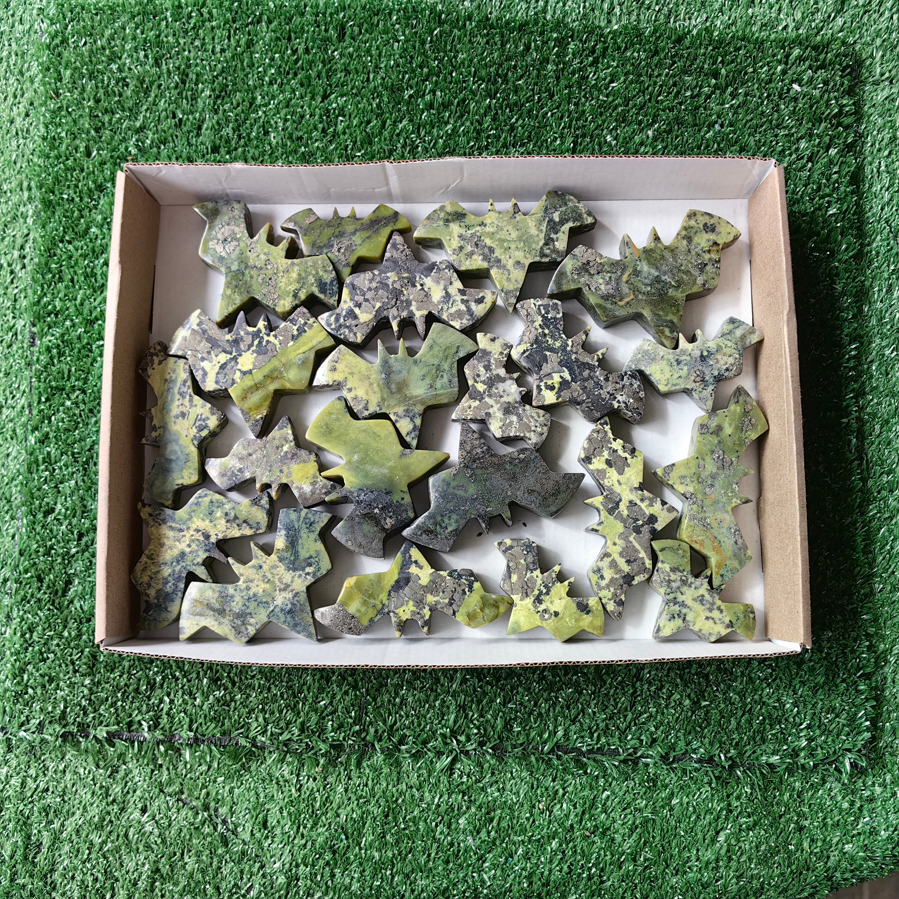 21 pc green serpentine bats carving