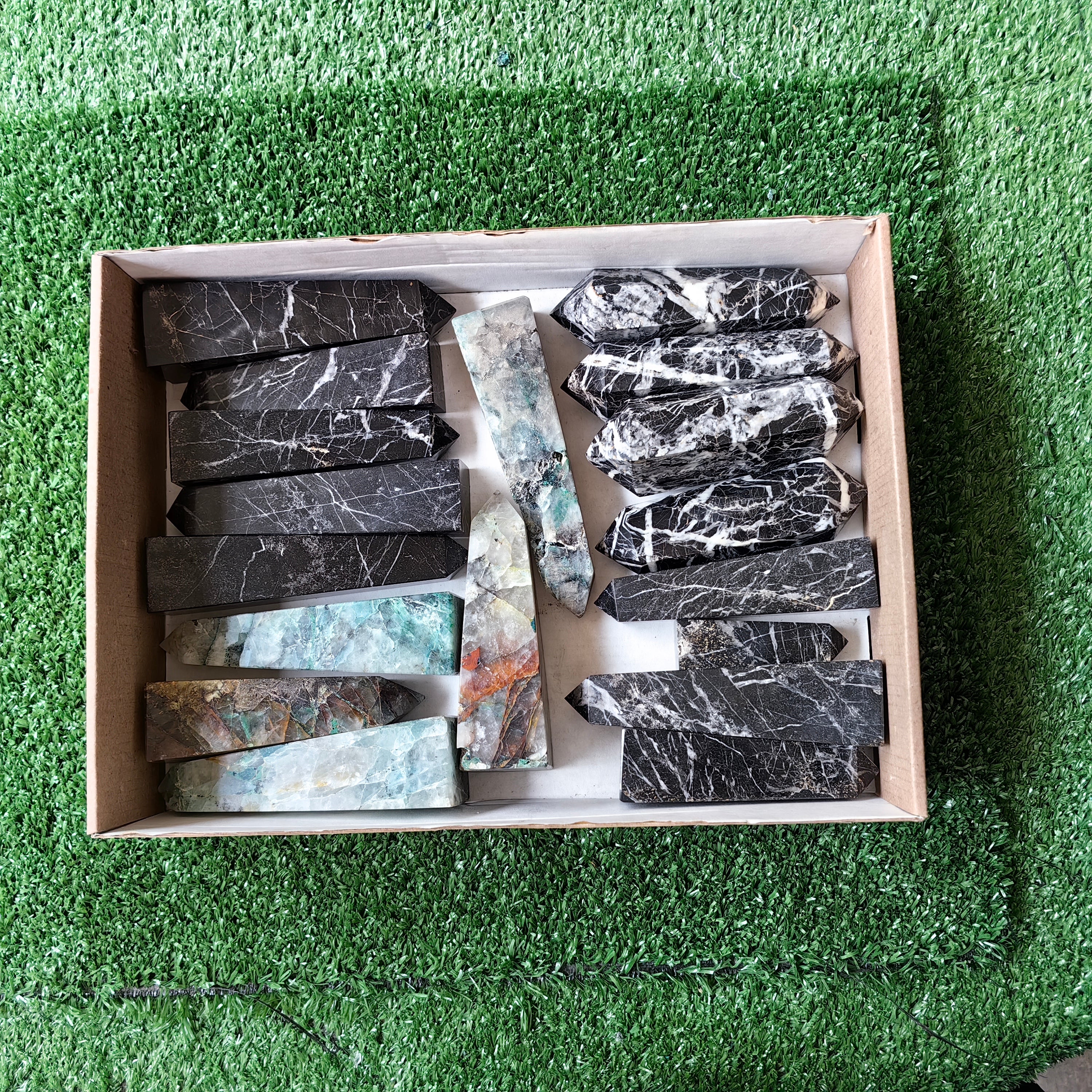 18 pc chrysocolla quartz & cebrite towers