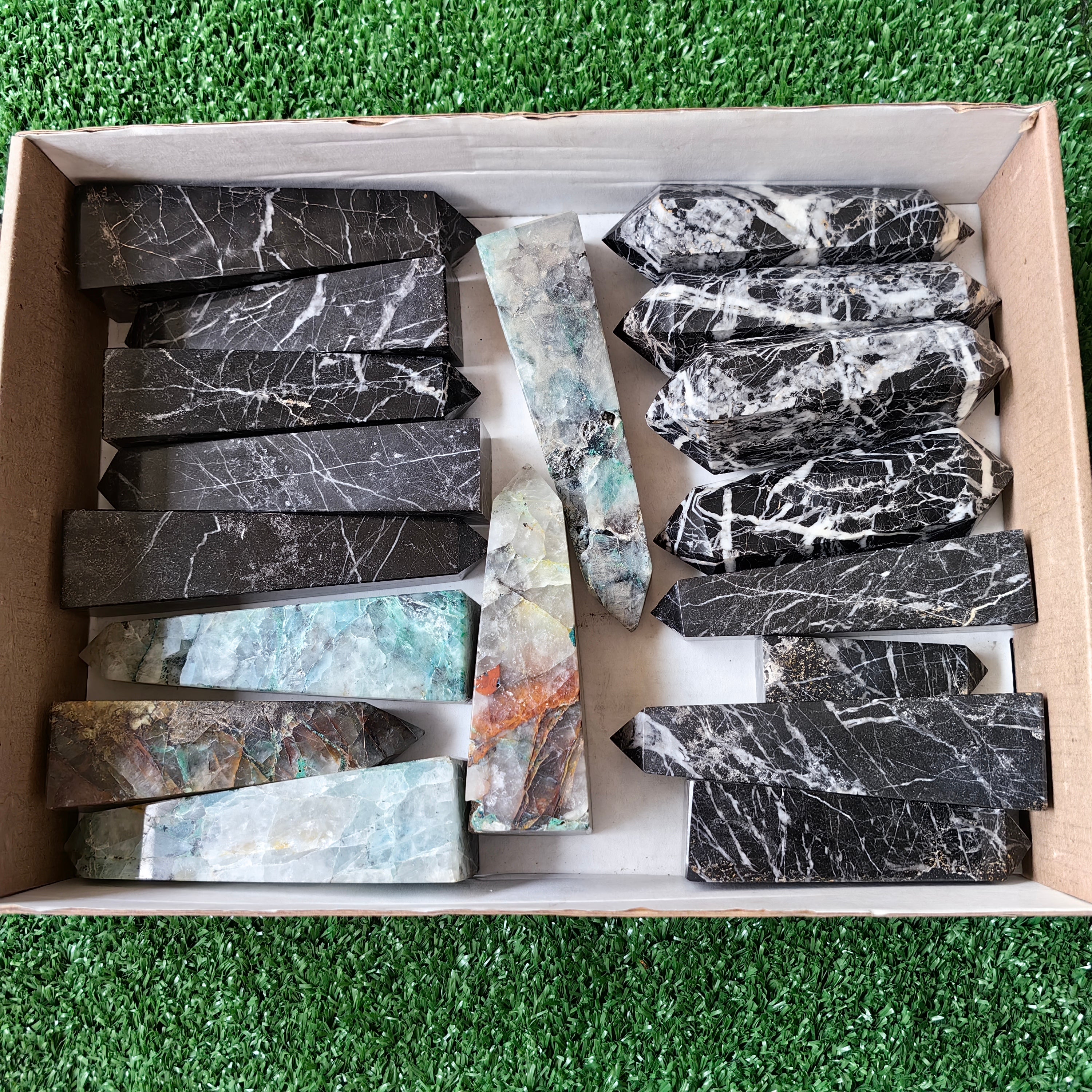 18 pc chrysocolla quartz & cebrite towers