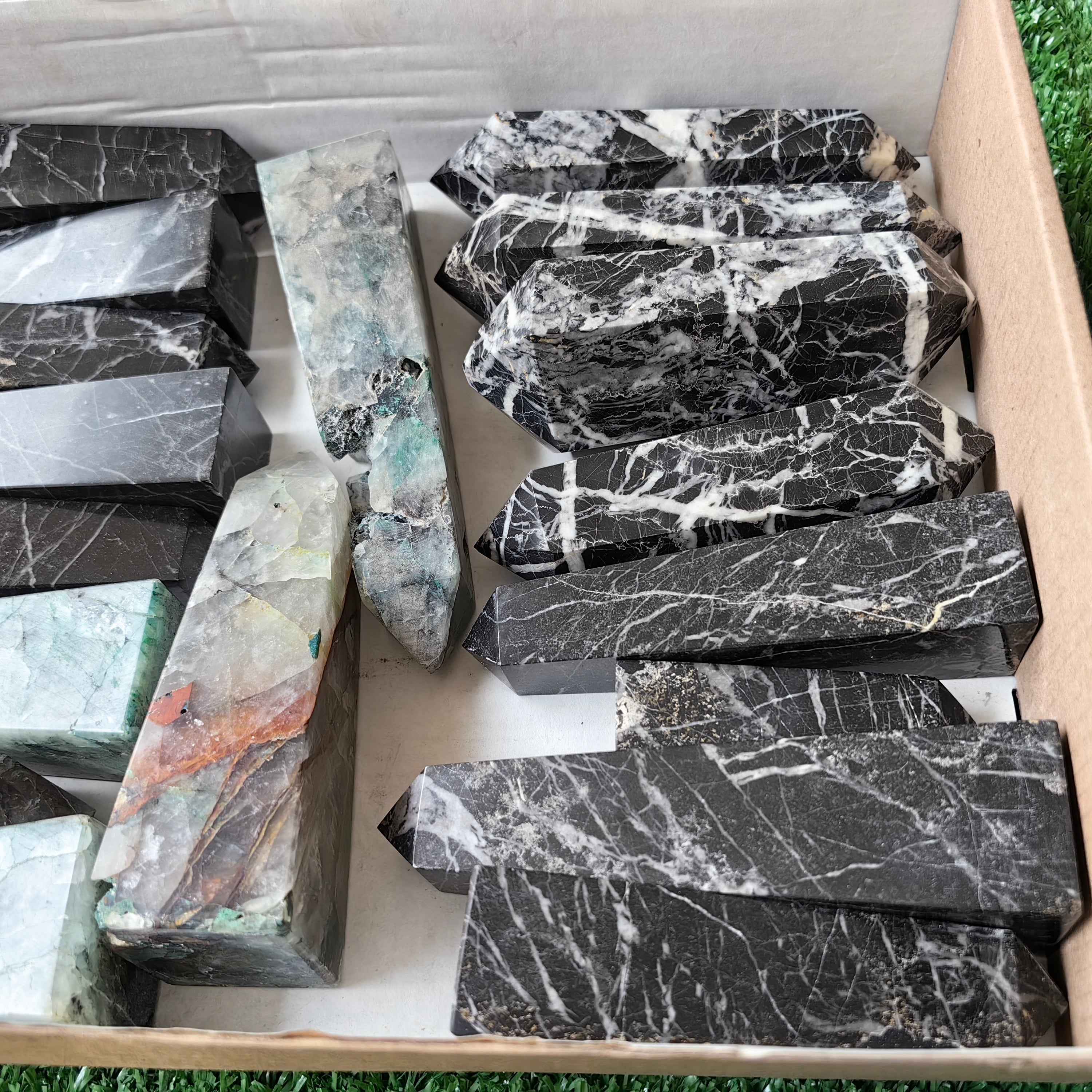 18 pc chrysocolla quartz & cebrite towers