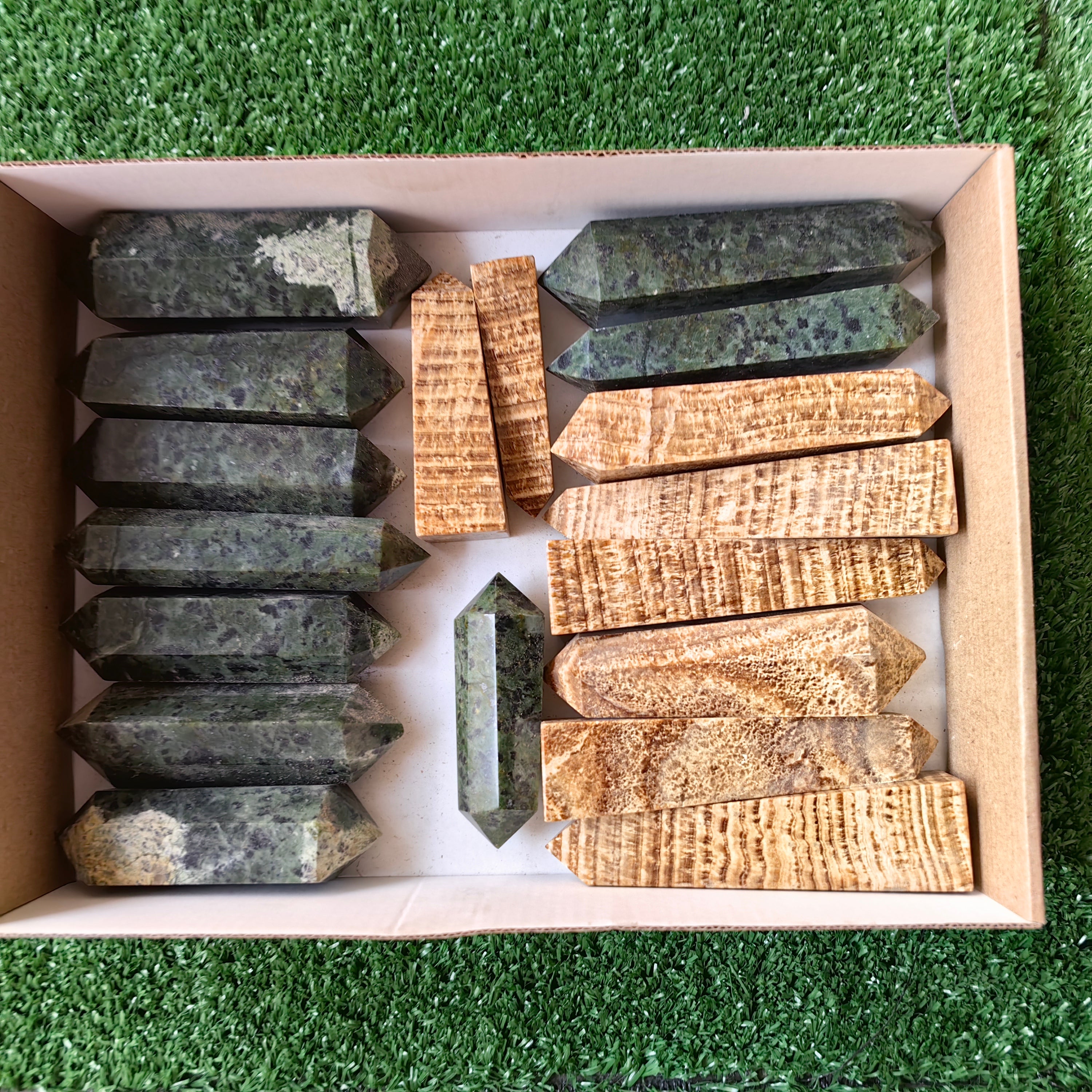 18 pc nefrite & aragonite towers