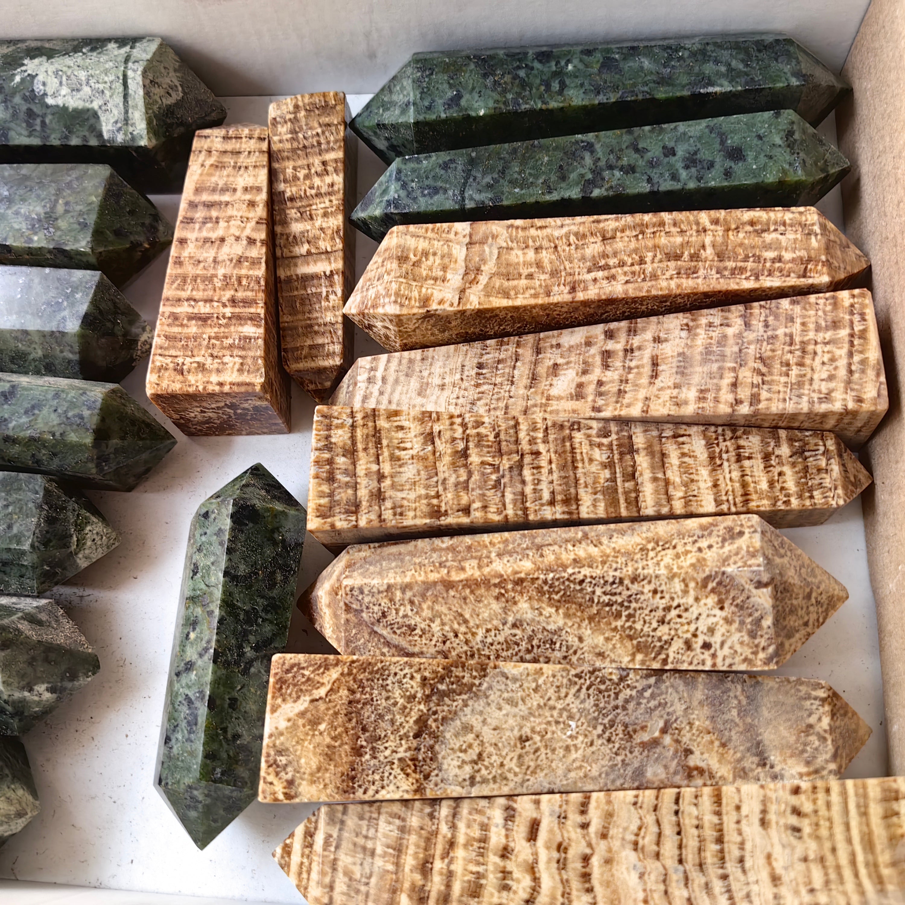 18 pc nefrite & aragonite towers