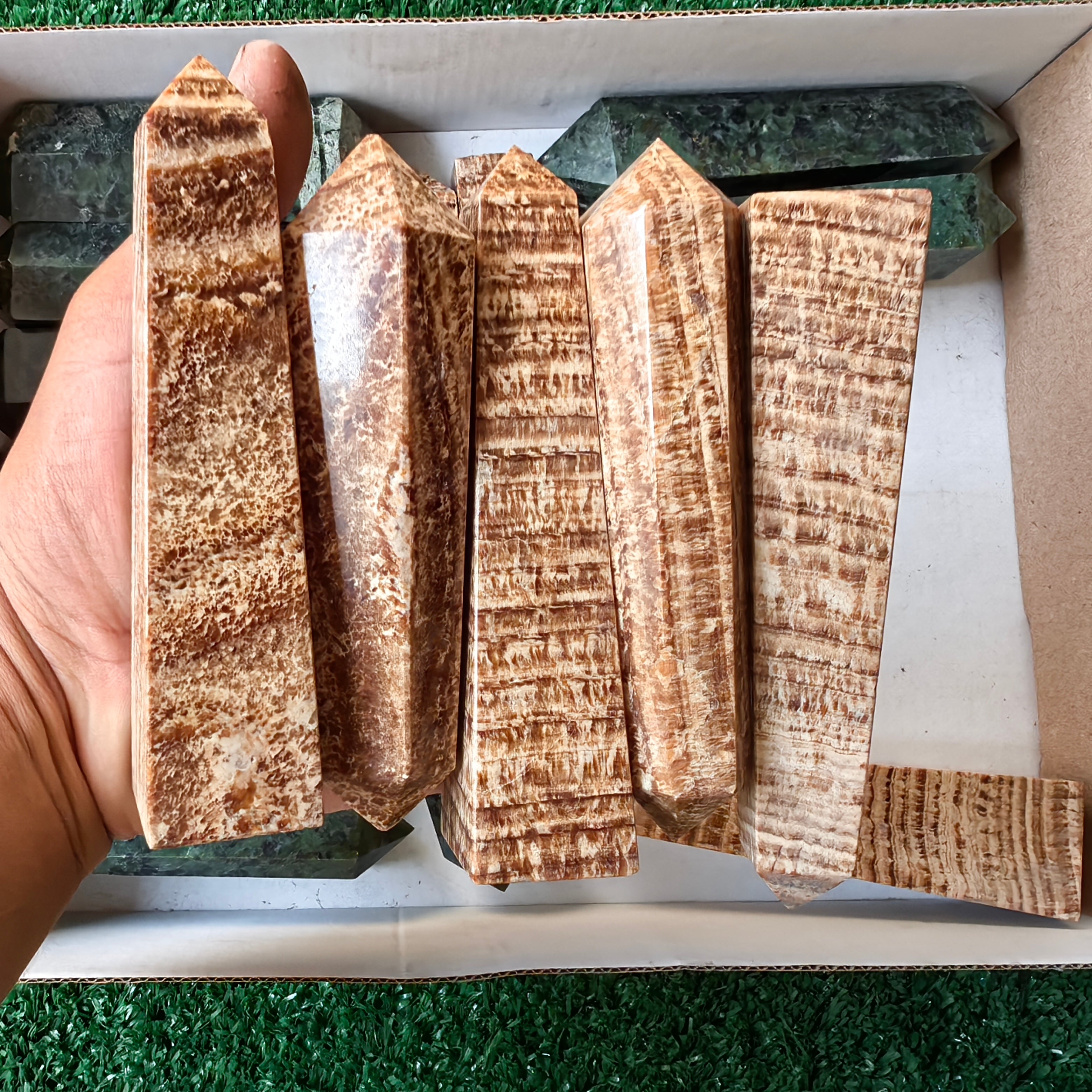 18 pc nefrite & aragonite towers