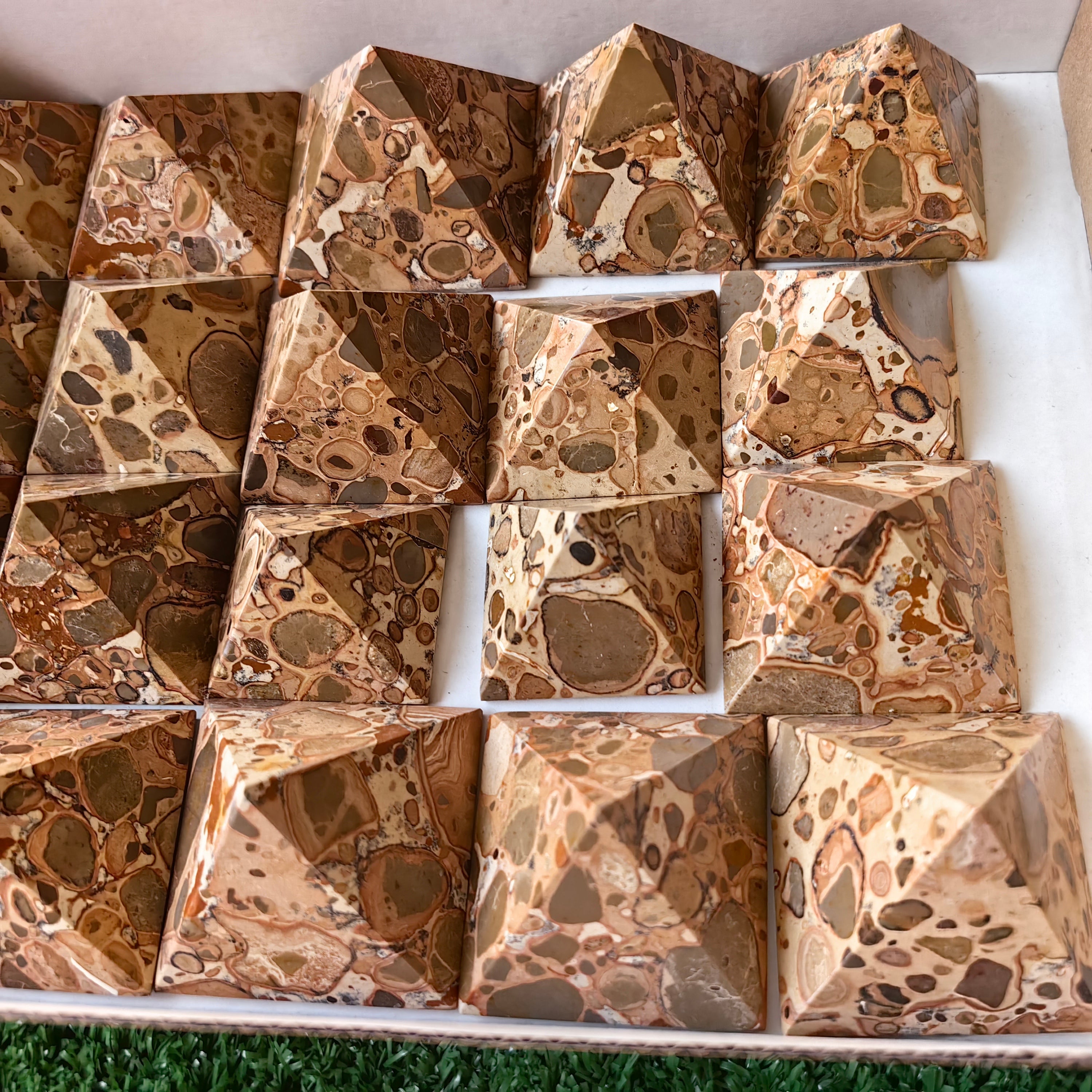 20 pc leopardite jasper pyramids