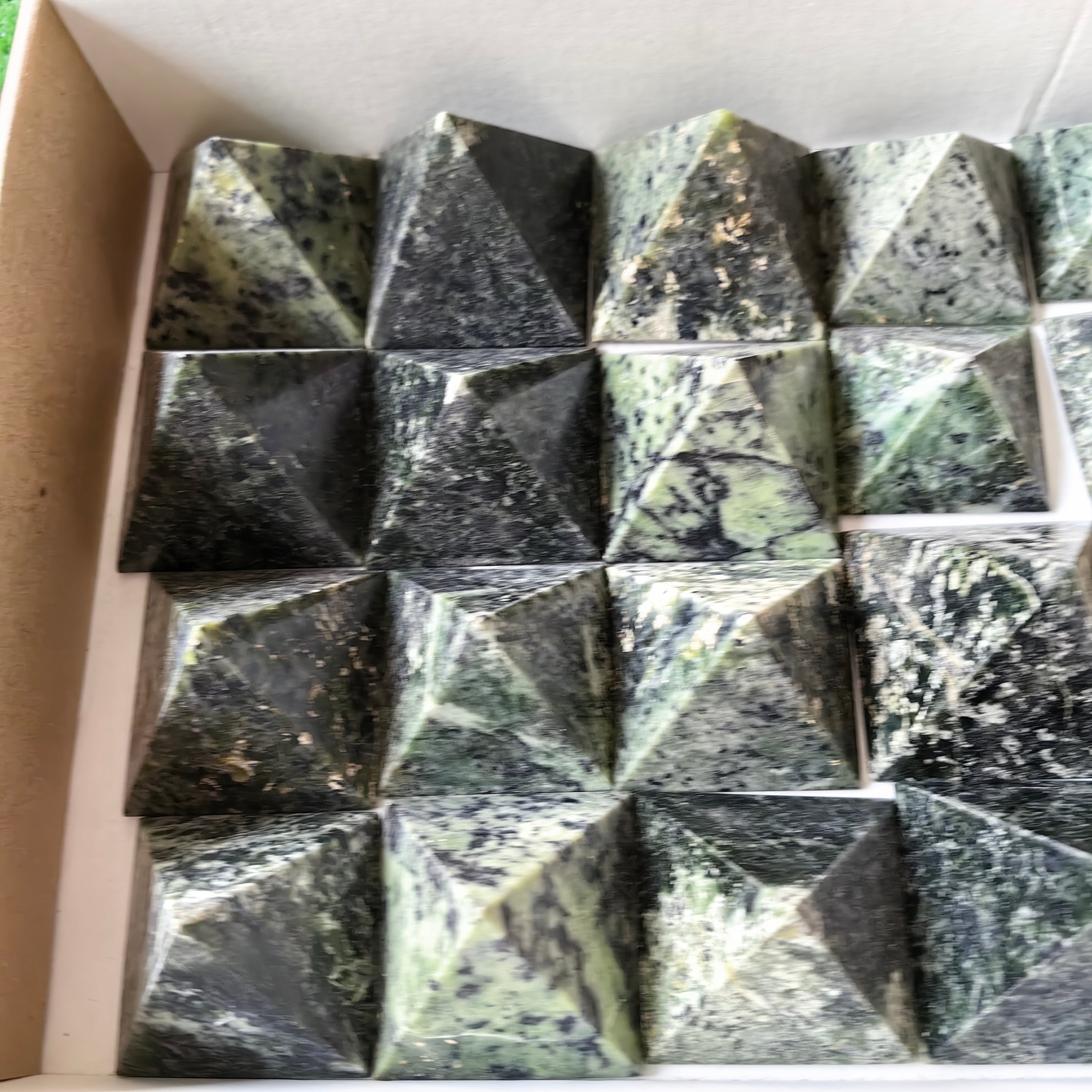 20 pc nephrite pyramids