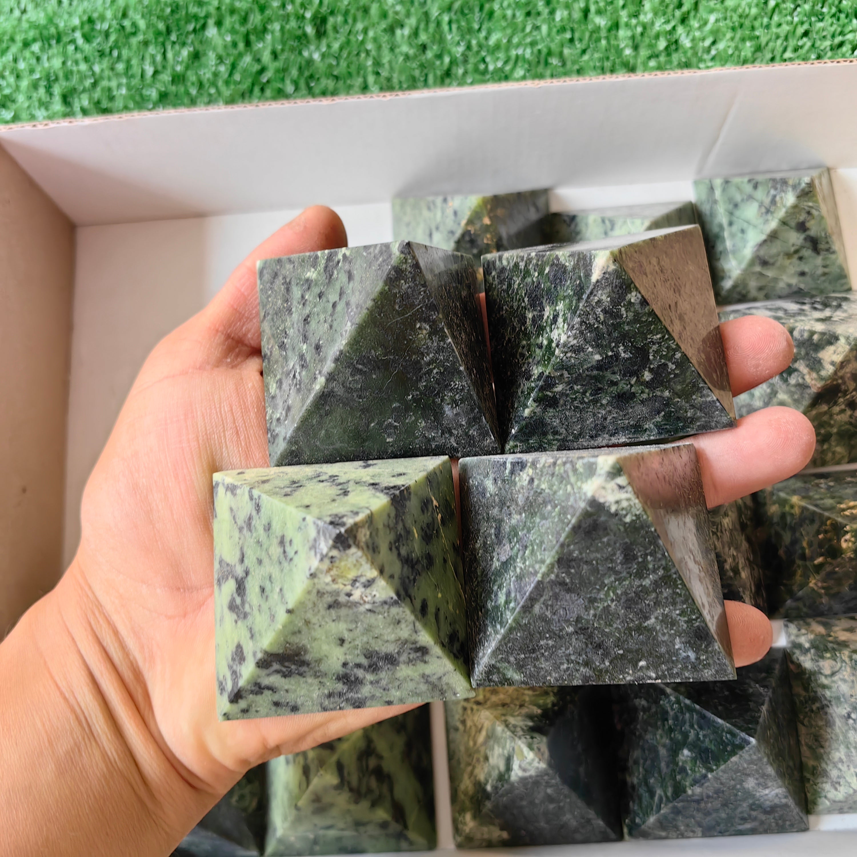 20 pc nephrite pyramids
