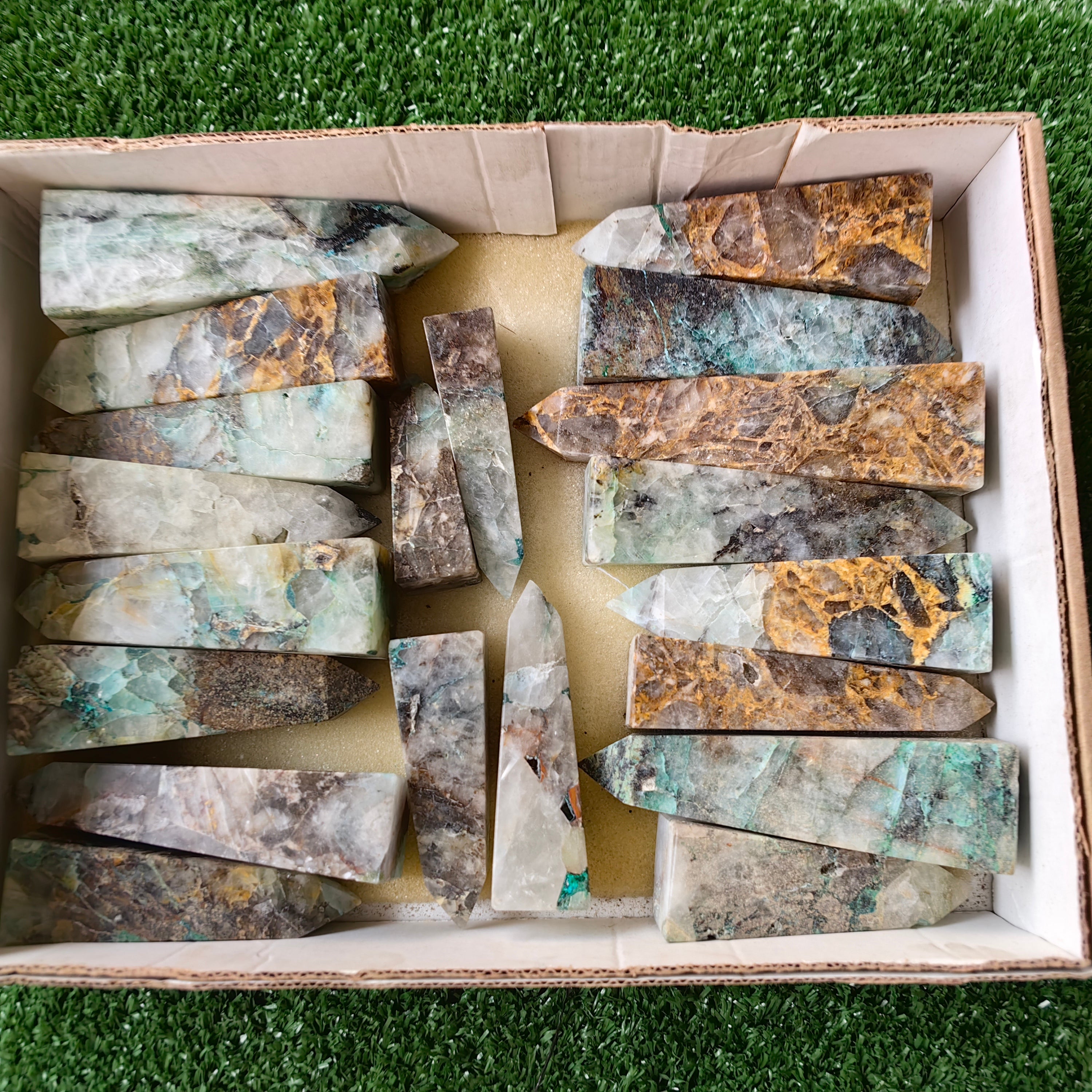 20 pc chrysocolla quartz towers