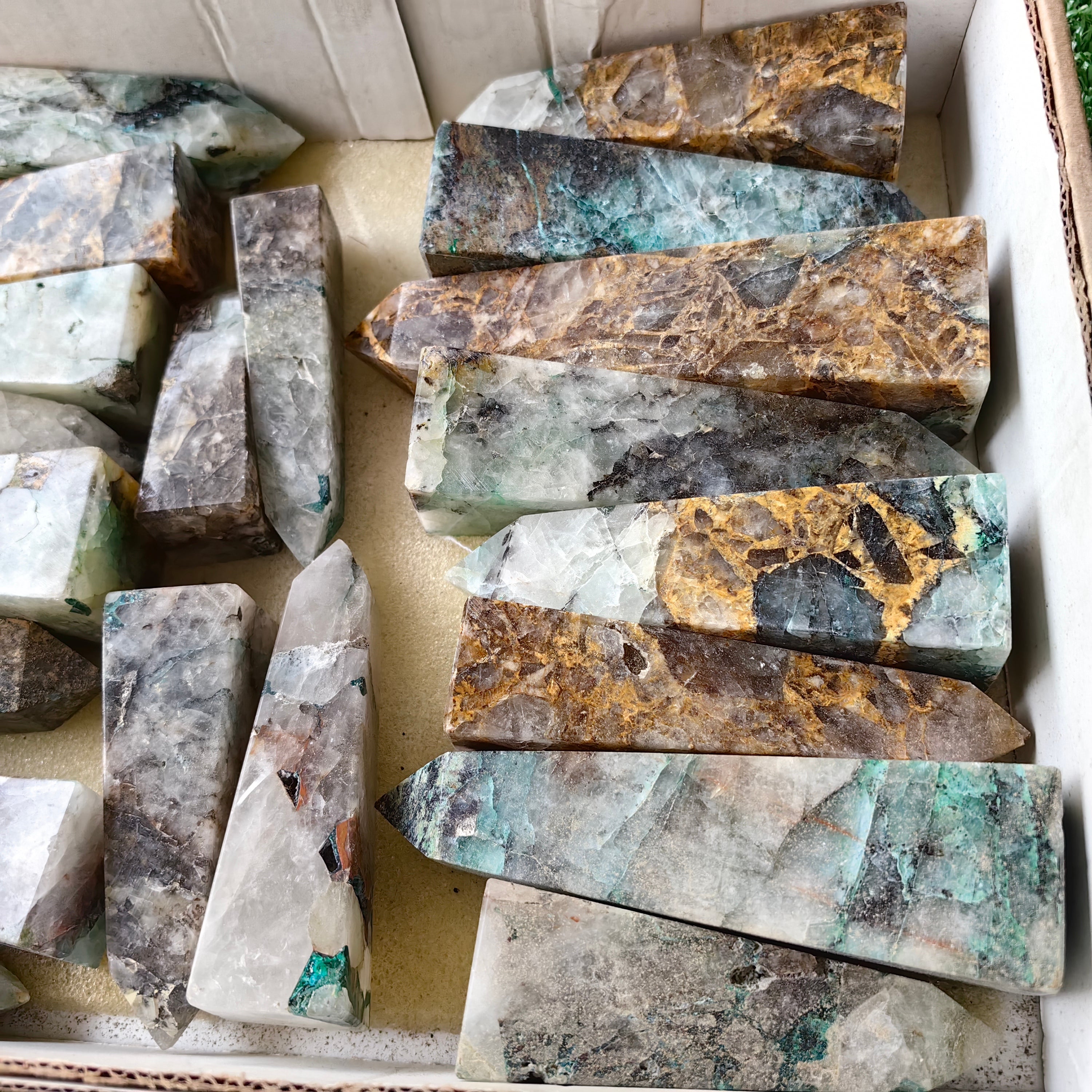 20 pc chrysocolla quartz towers