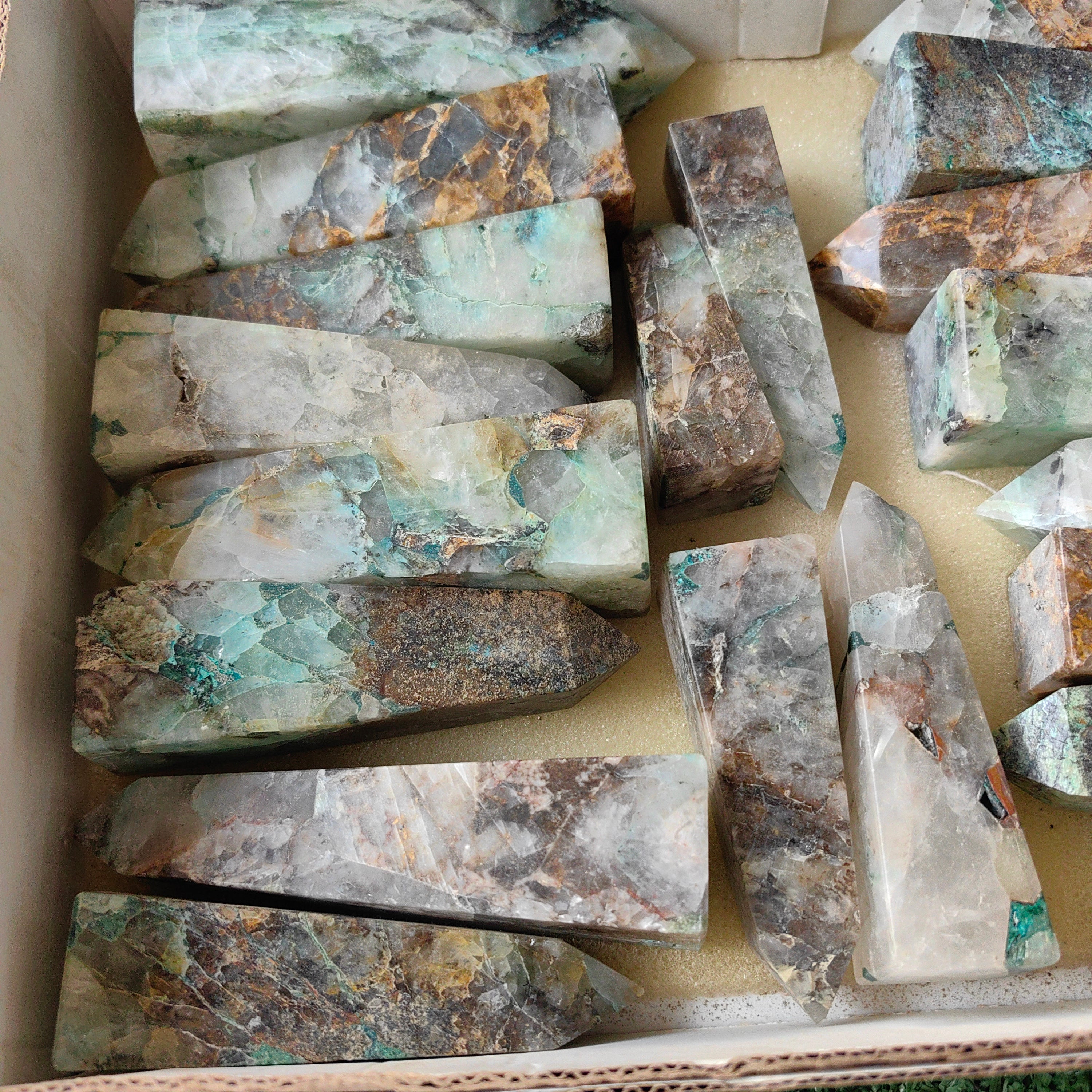 20 pc chrysocolla quartz towers