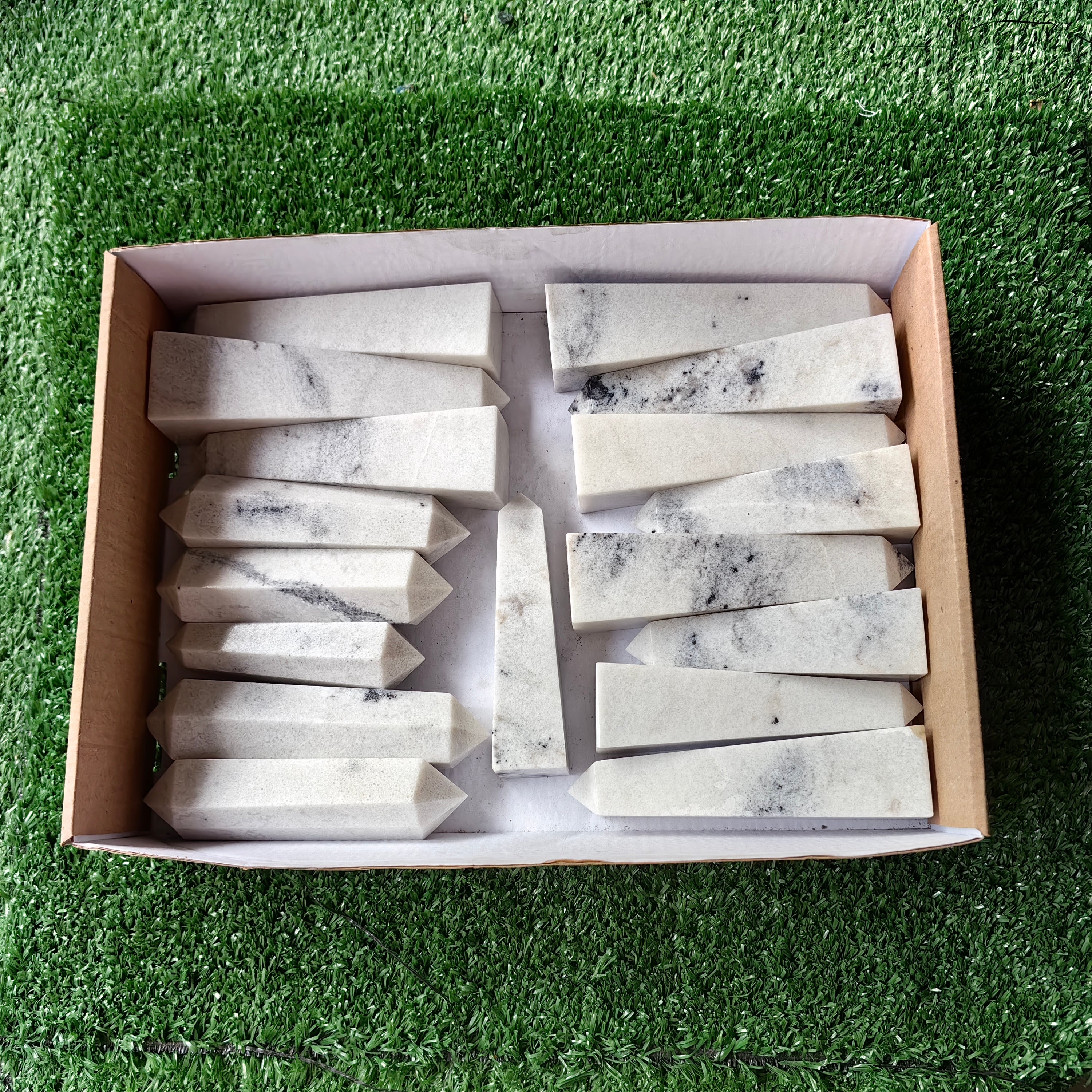 17 pc white onix towers