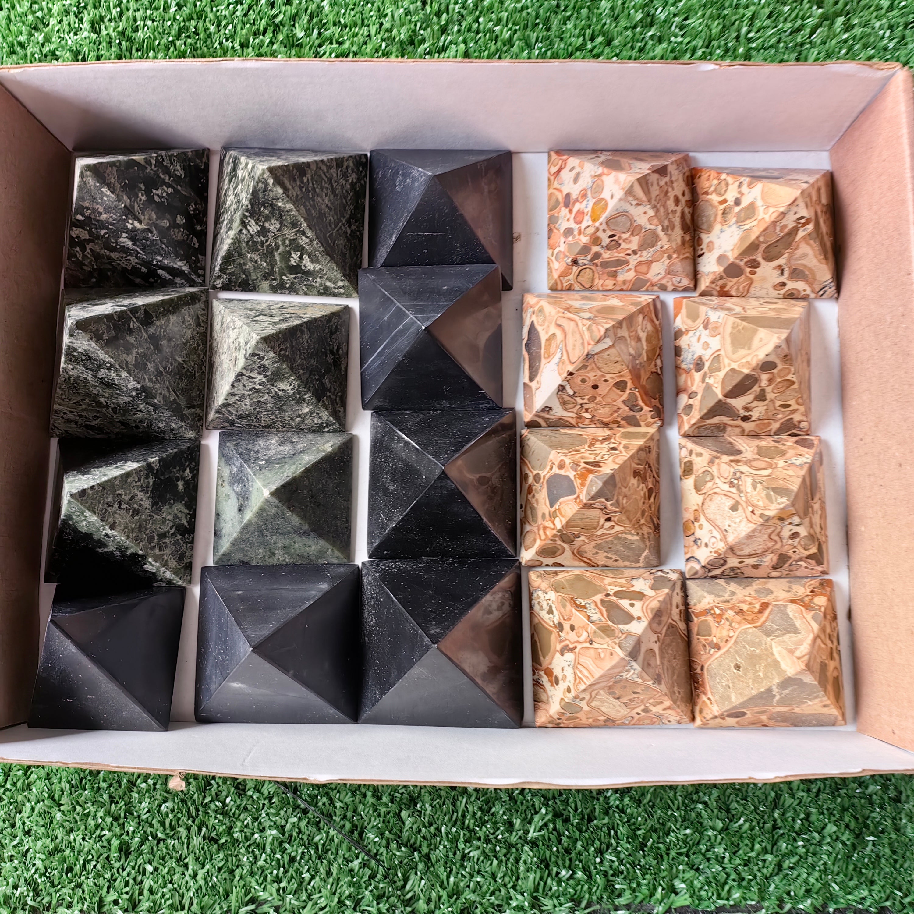 20 pc nephrite, jasper & black onix pyramids