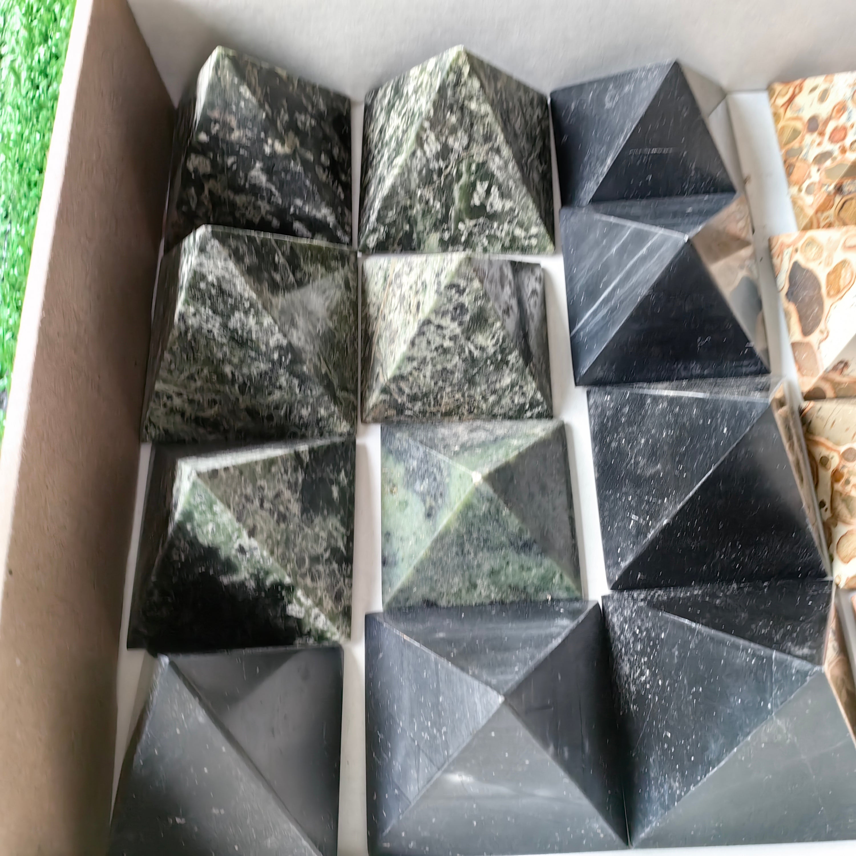 20 pc nephrite, jasper & black onix pyramids