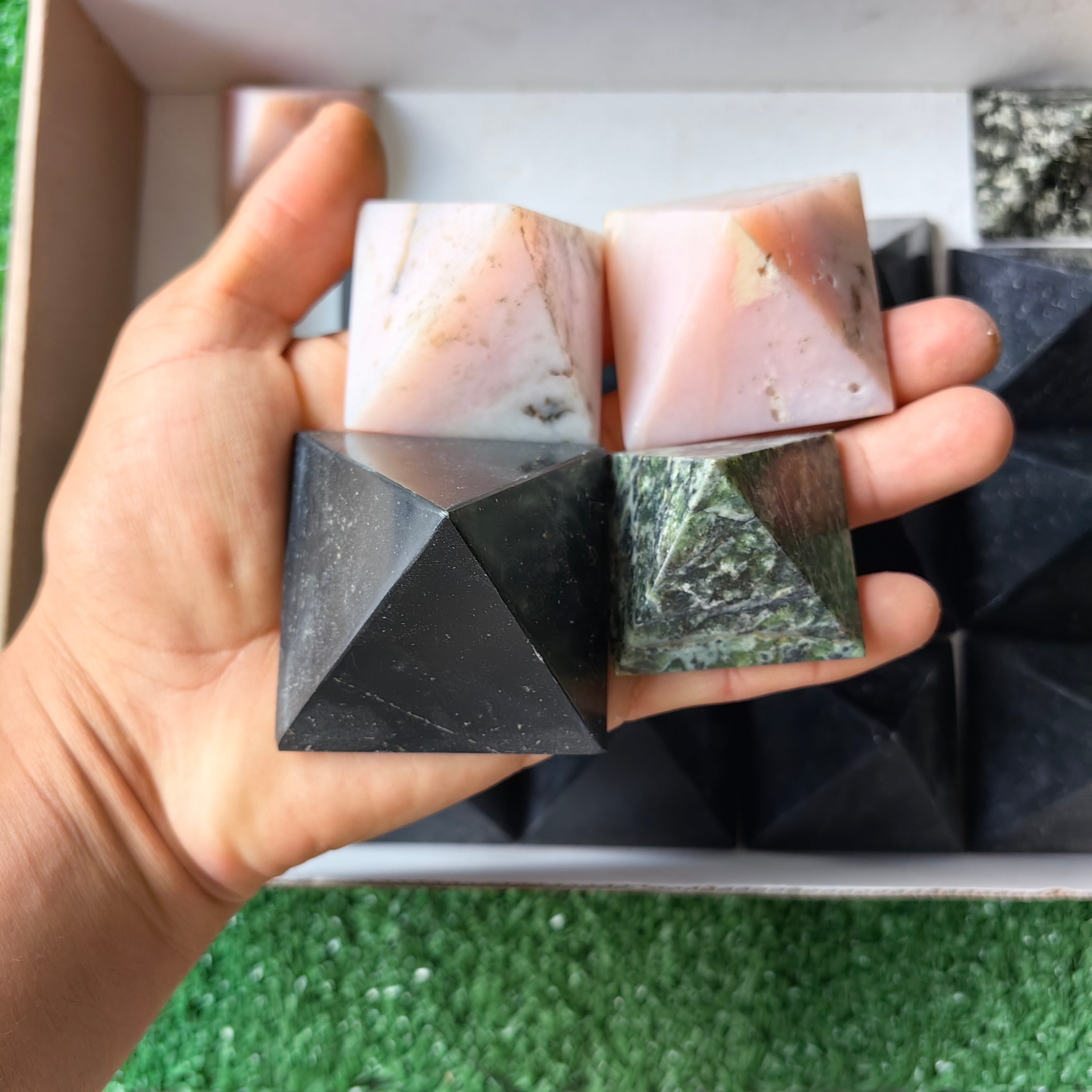 20 pc nephrite, pink opal& black onix pyramids