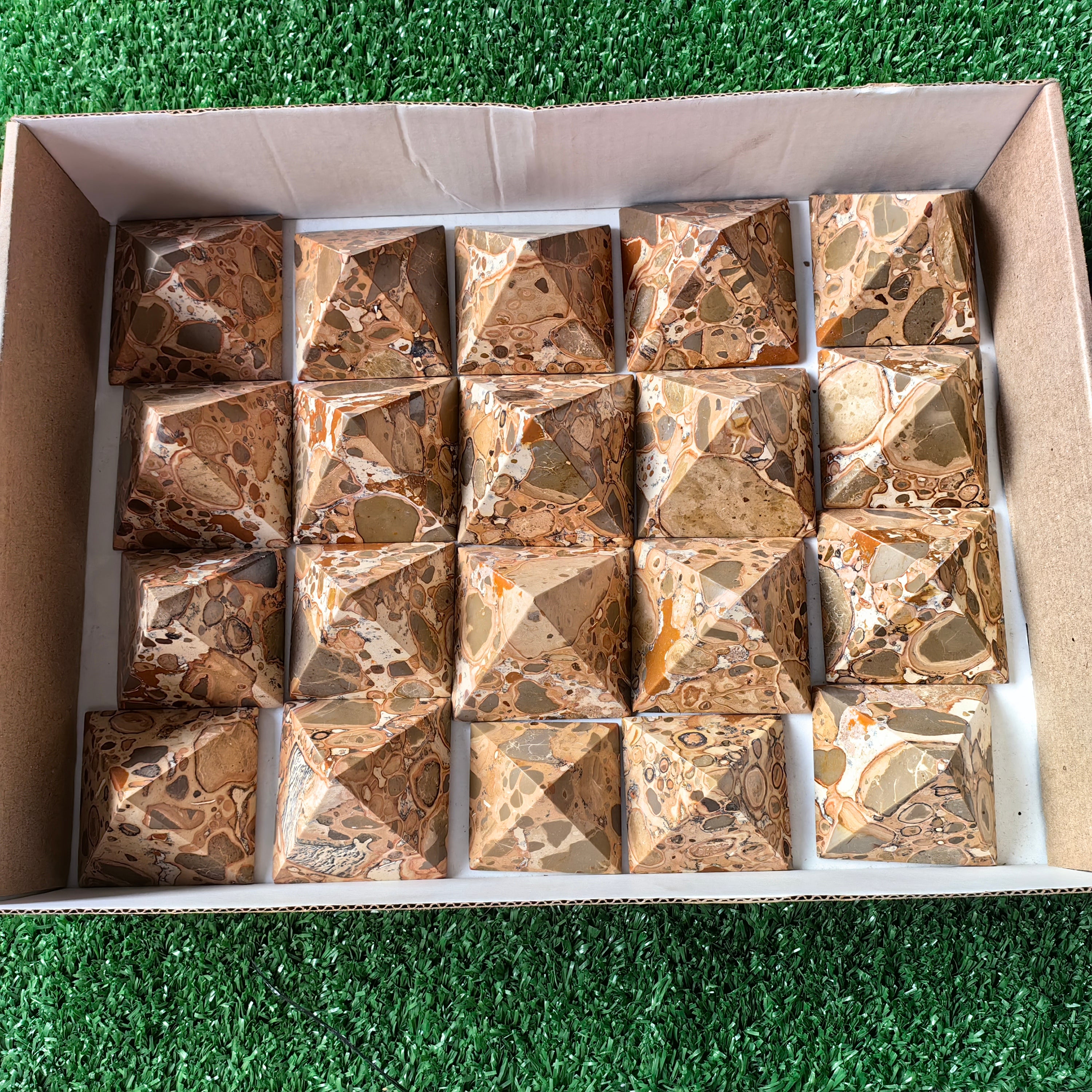 20 pc leopardite jasper pyramids