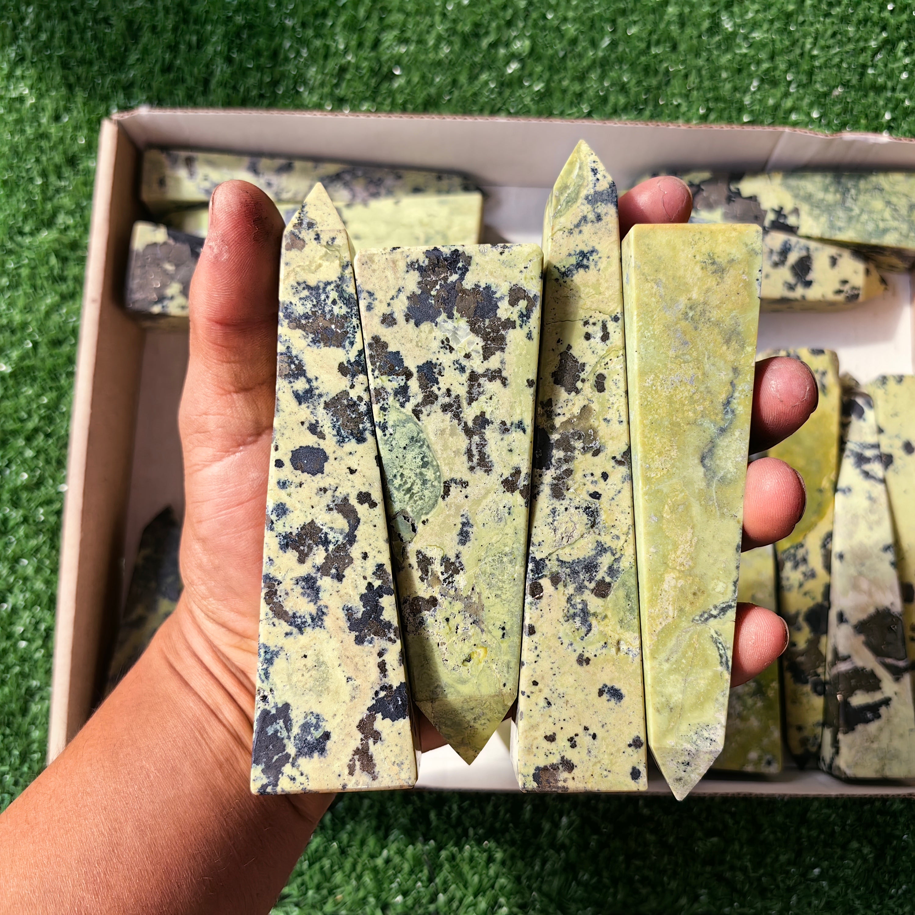 17 pc green serpentine with pyrite towers