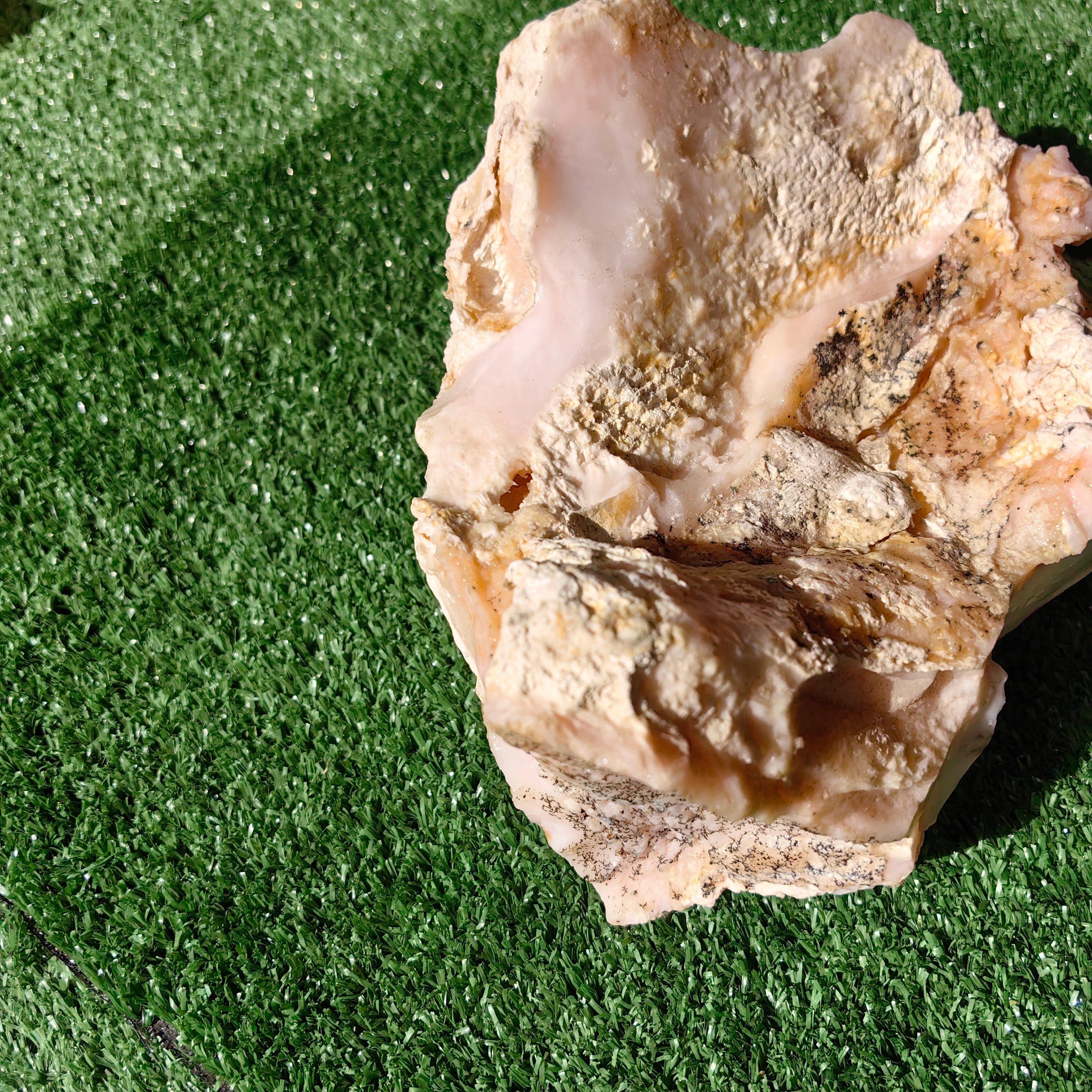 2.8 Kg Pink Opal Rough