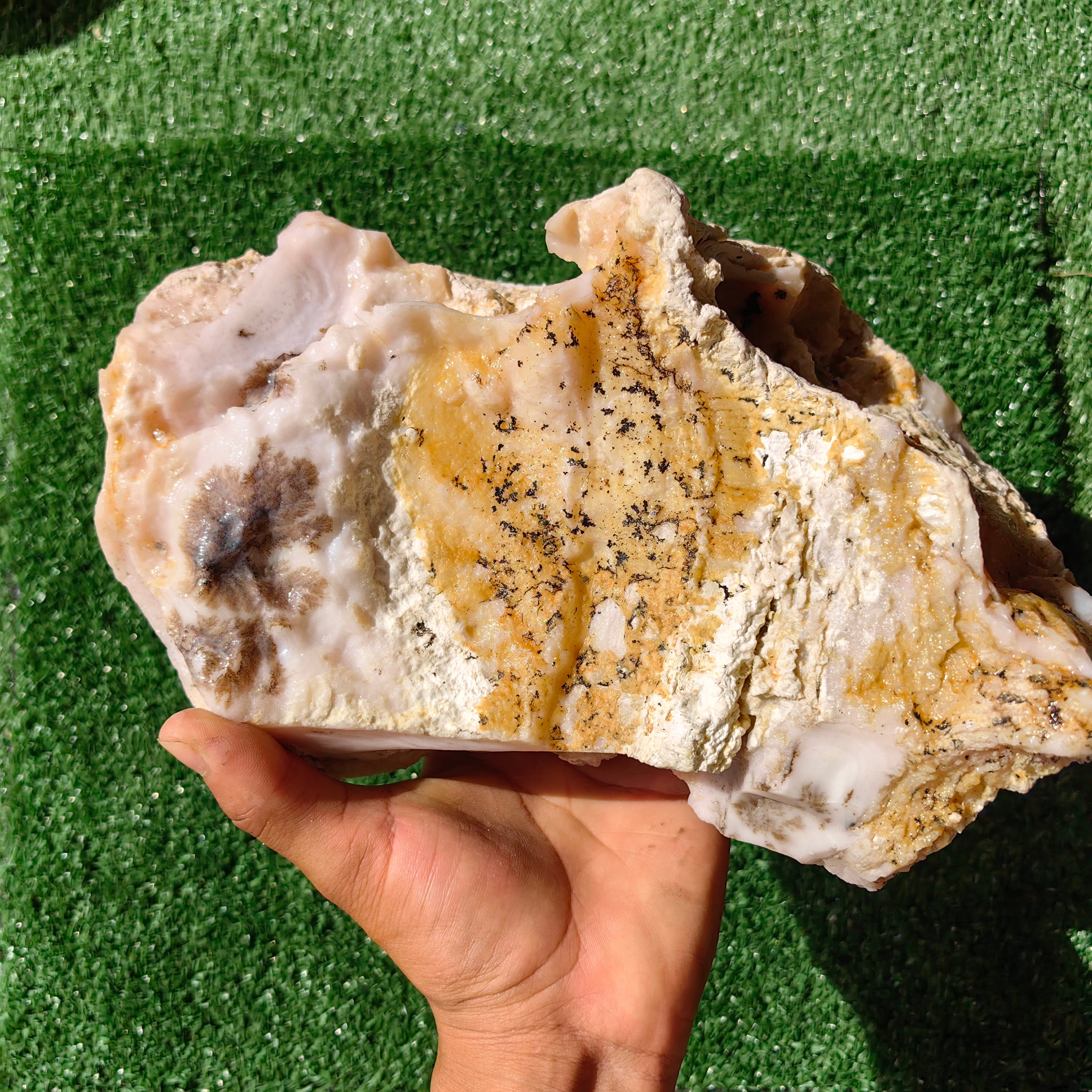2.8 Kg Pink Opal Rough