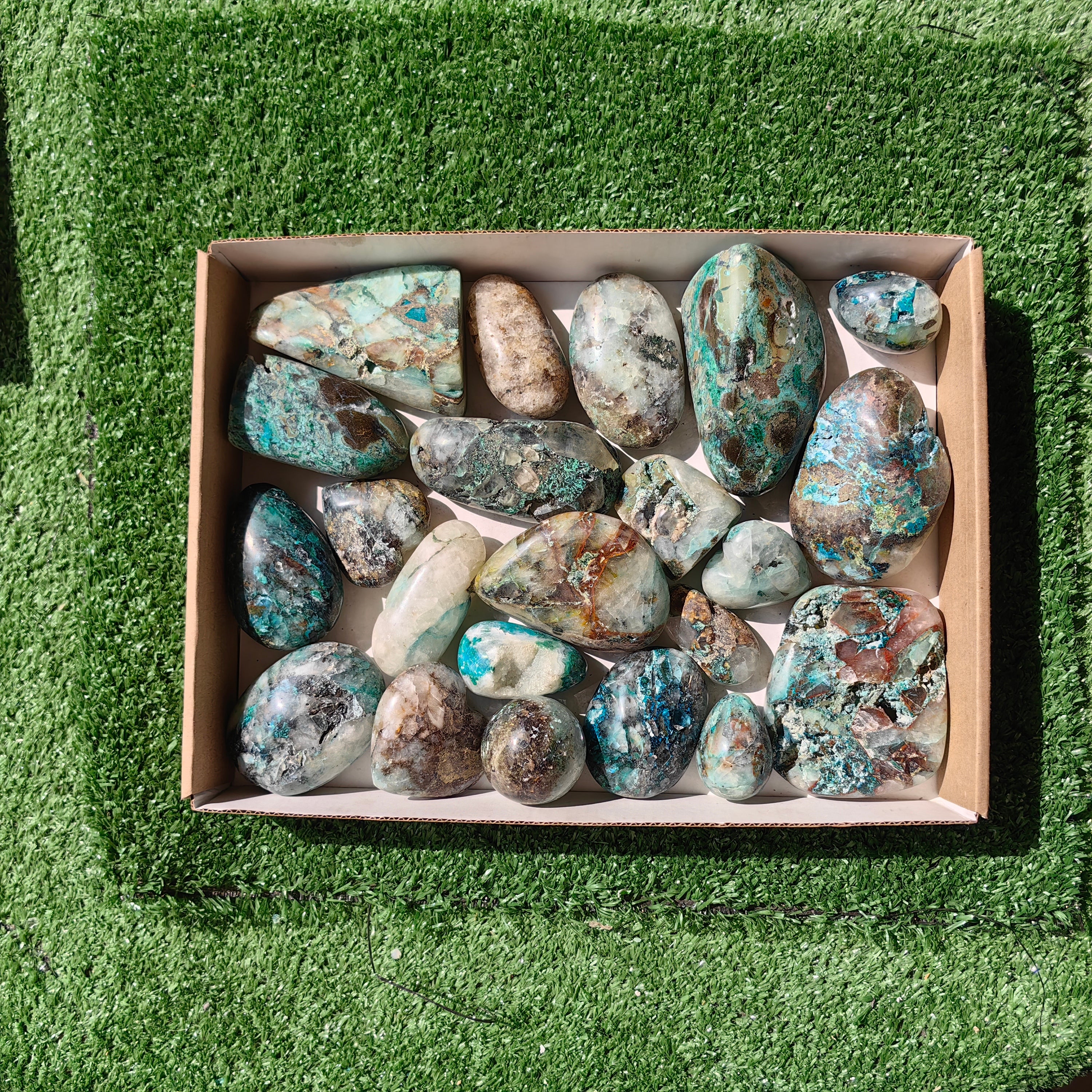 22 pc chrysocolla quartz free forms