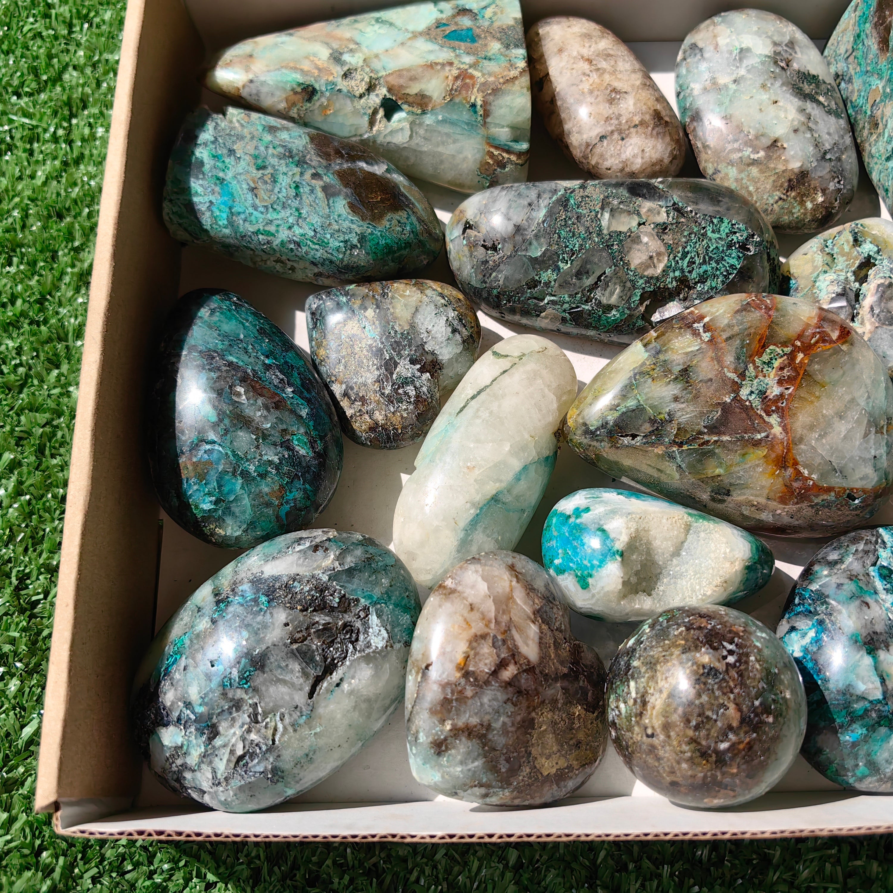 22 pc chrysocolla quartz free forms