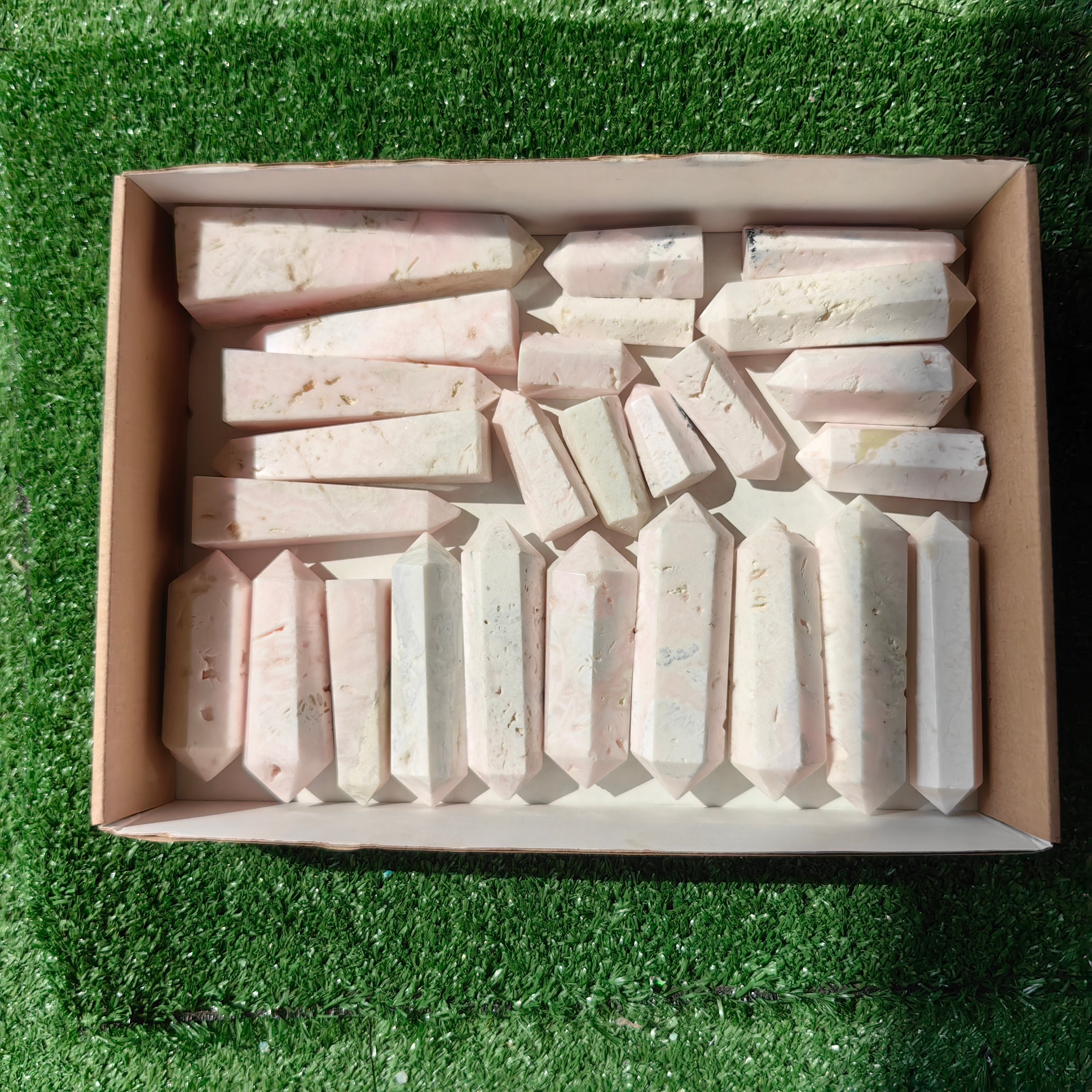 26 pc mangano calcite flourecent towers