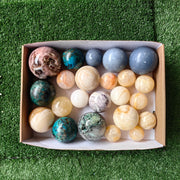 23 pc spheres peruvian mixted stones
