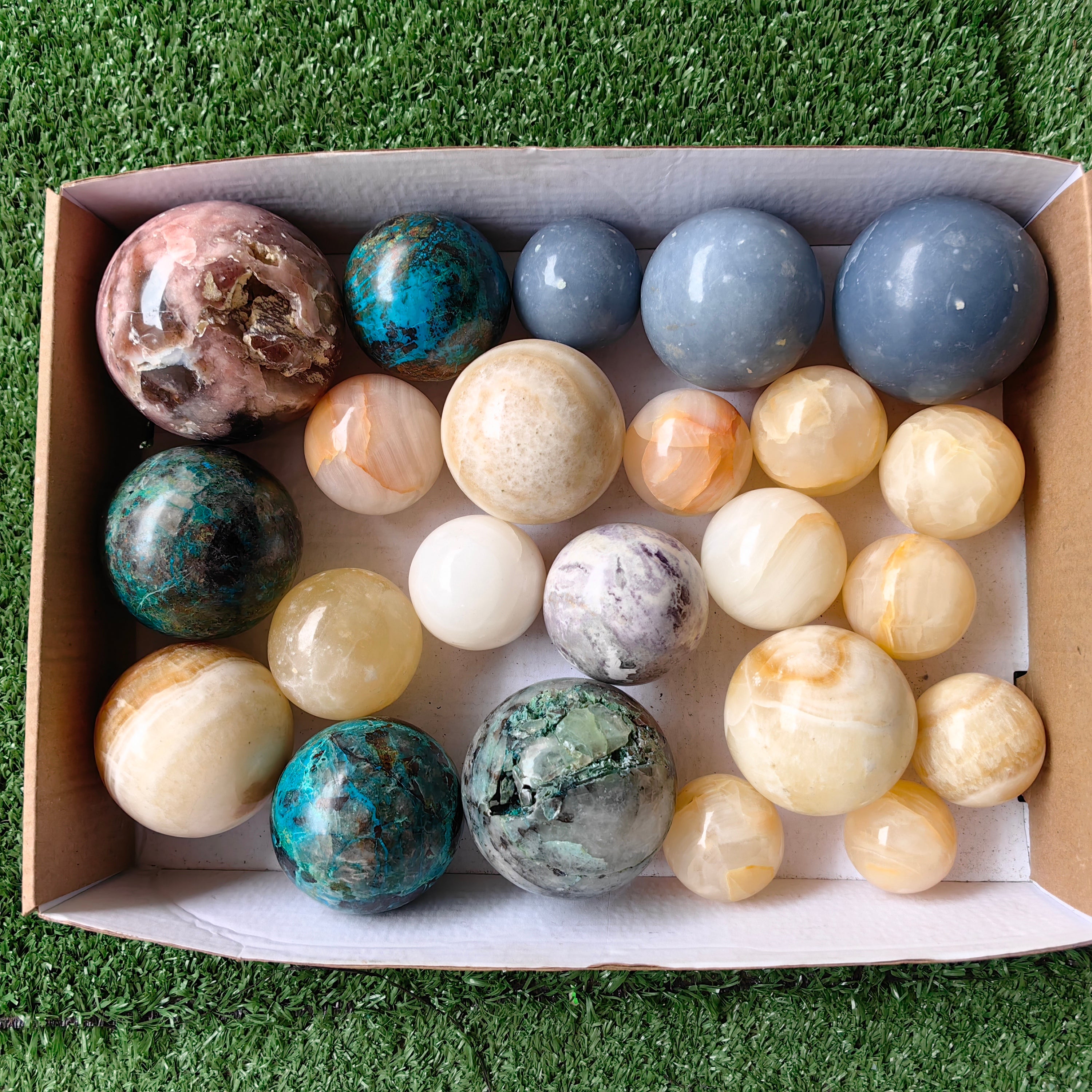 23 pc spheres peruvian mixted stones